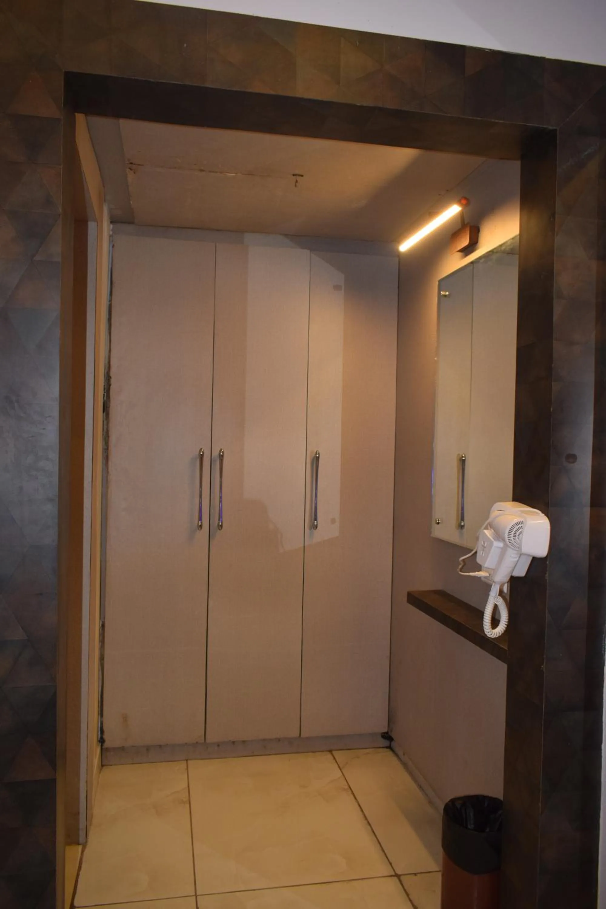 wardrobe in Country Ambience Hotel By Jags City Mall