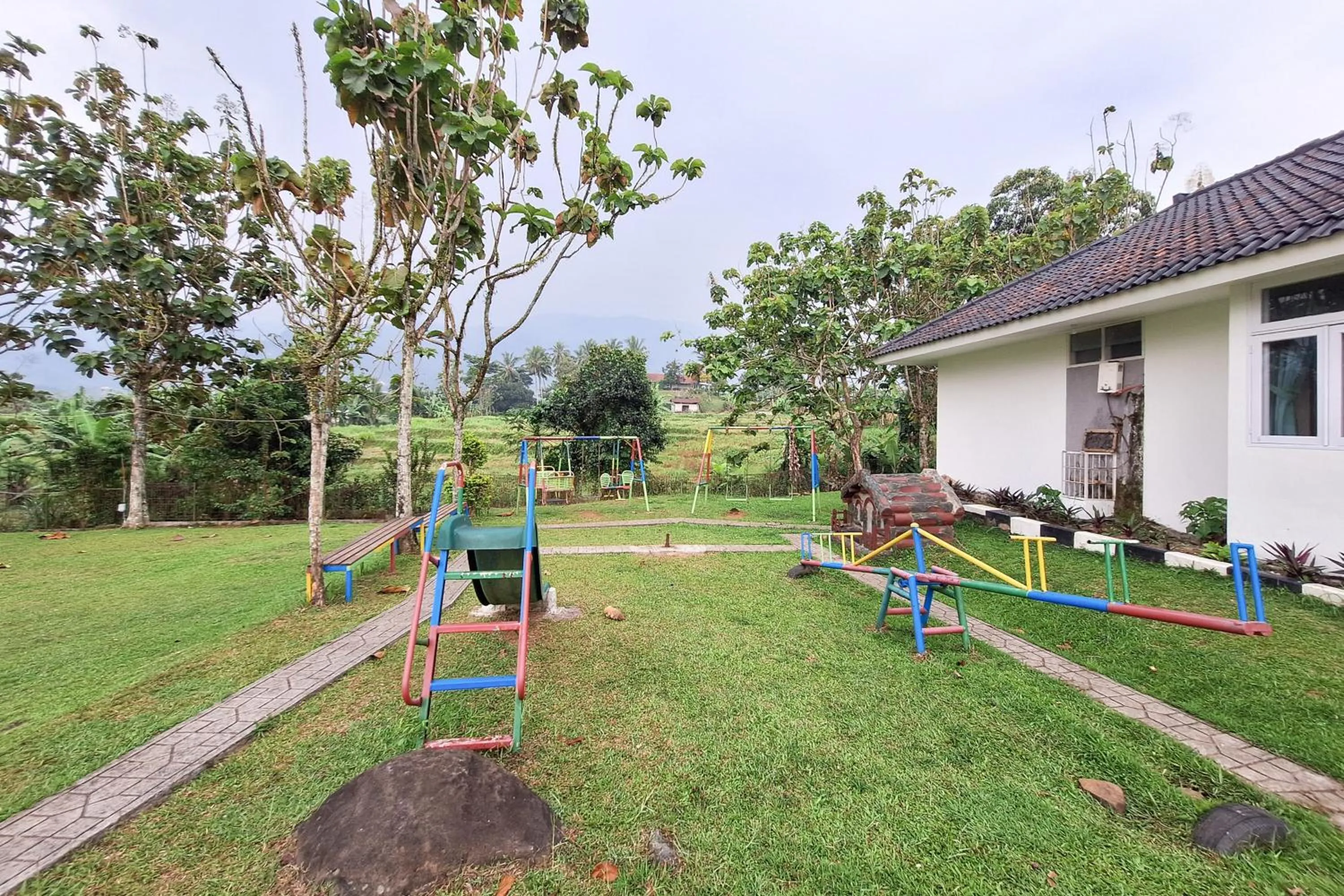 RedDoorz Resort at Tridaya Cisarua Puncak