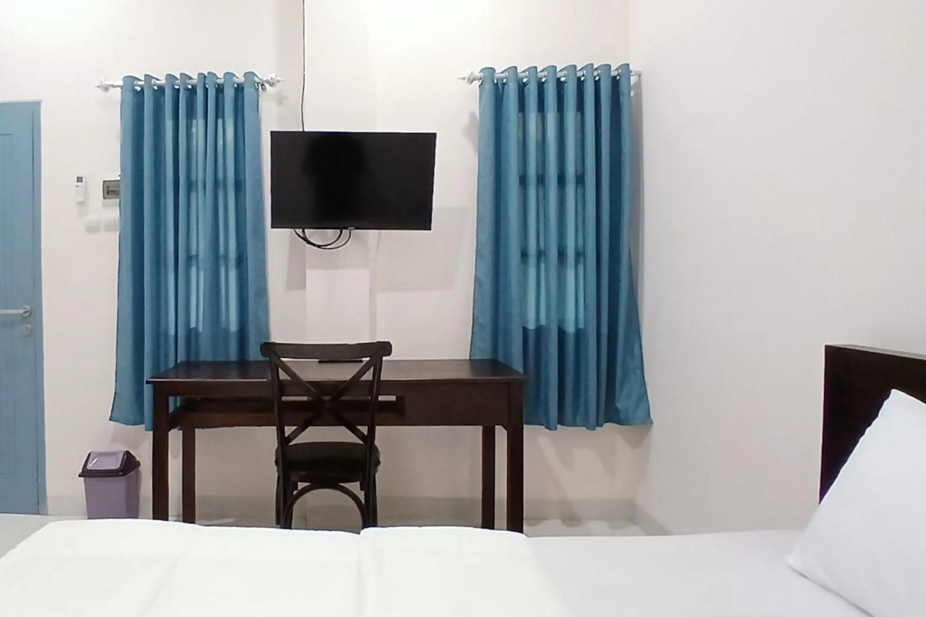 Bedroom, Bed in Priyanka Guesthouse Syariah Maguwo Mitra RedDoorz