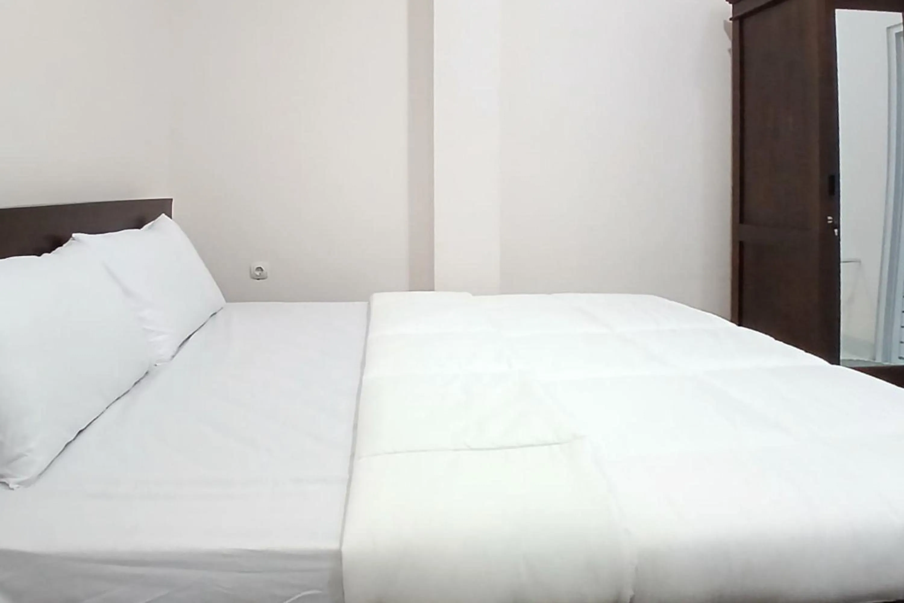 Bedroom, Bed in Priyanka Guesthouse Syariah Maguwo Mitra RedDoorz