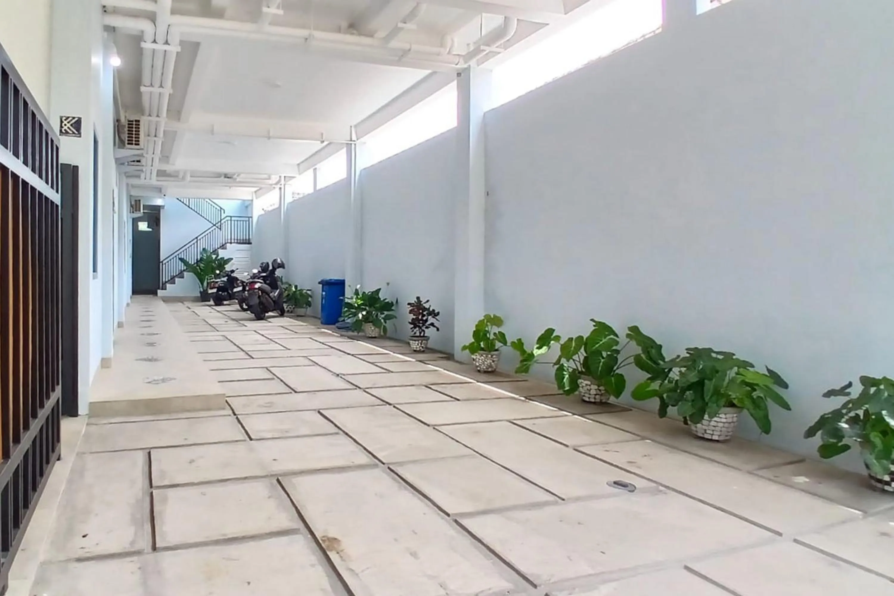 Parking in Priyanka Guesthouse Syariah Maguwo Mitra RedDoorz