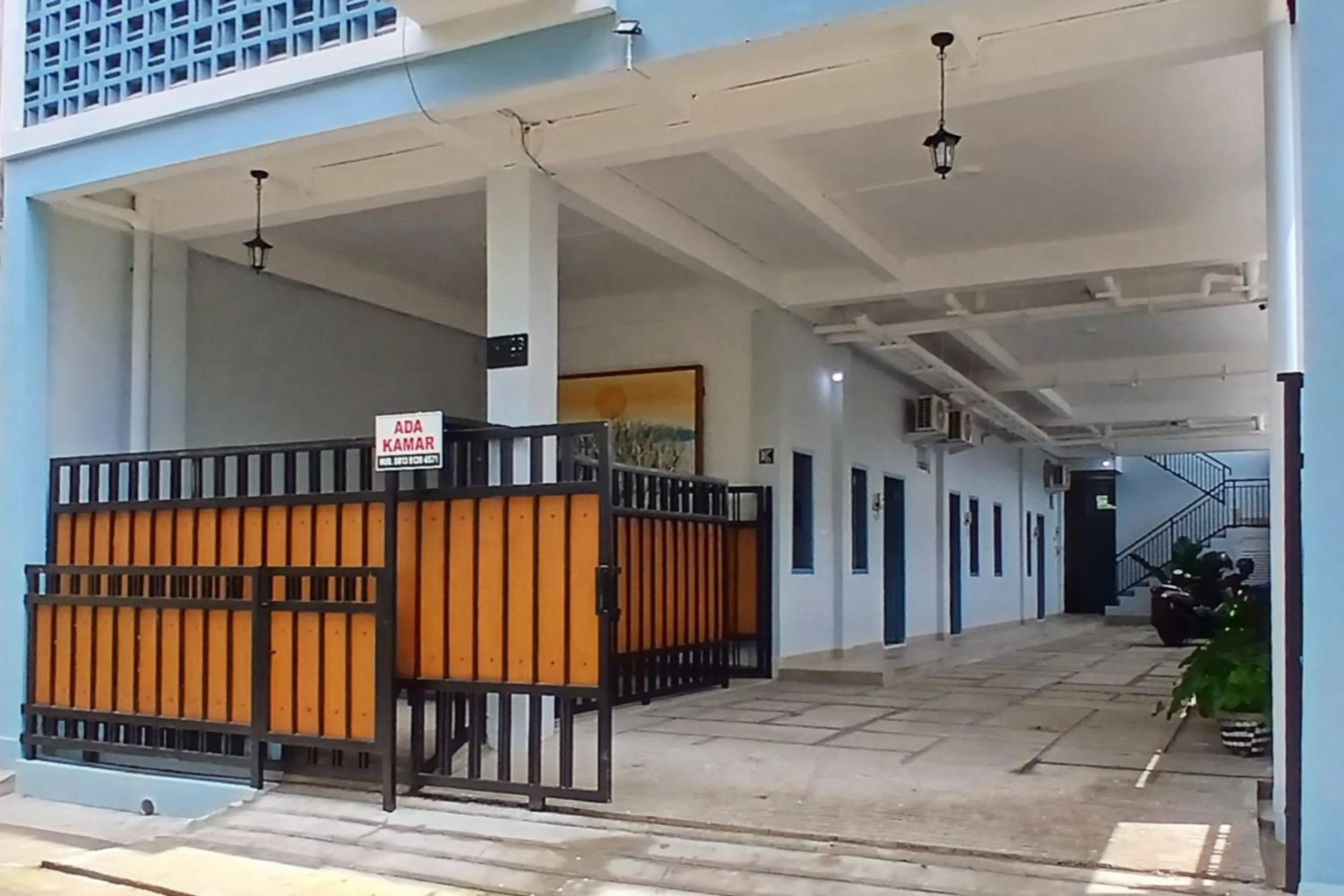 Facade/entrance in Priyanka Guesthouse Syariah Maguwo Mitra RedDoorz