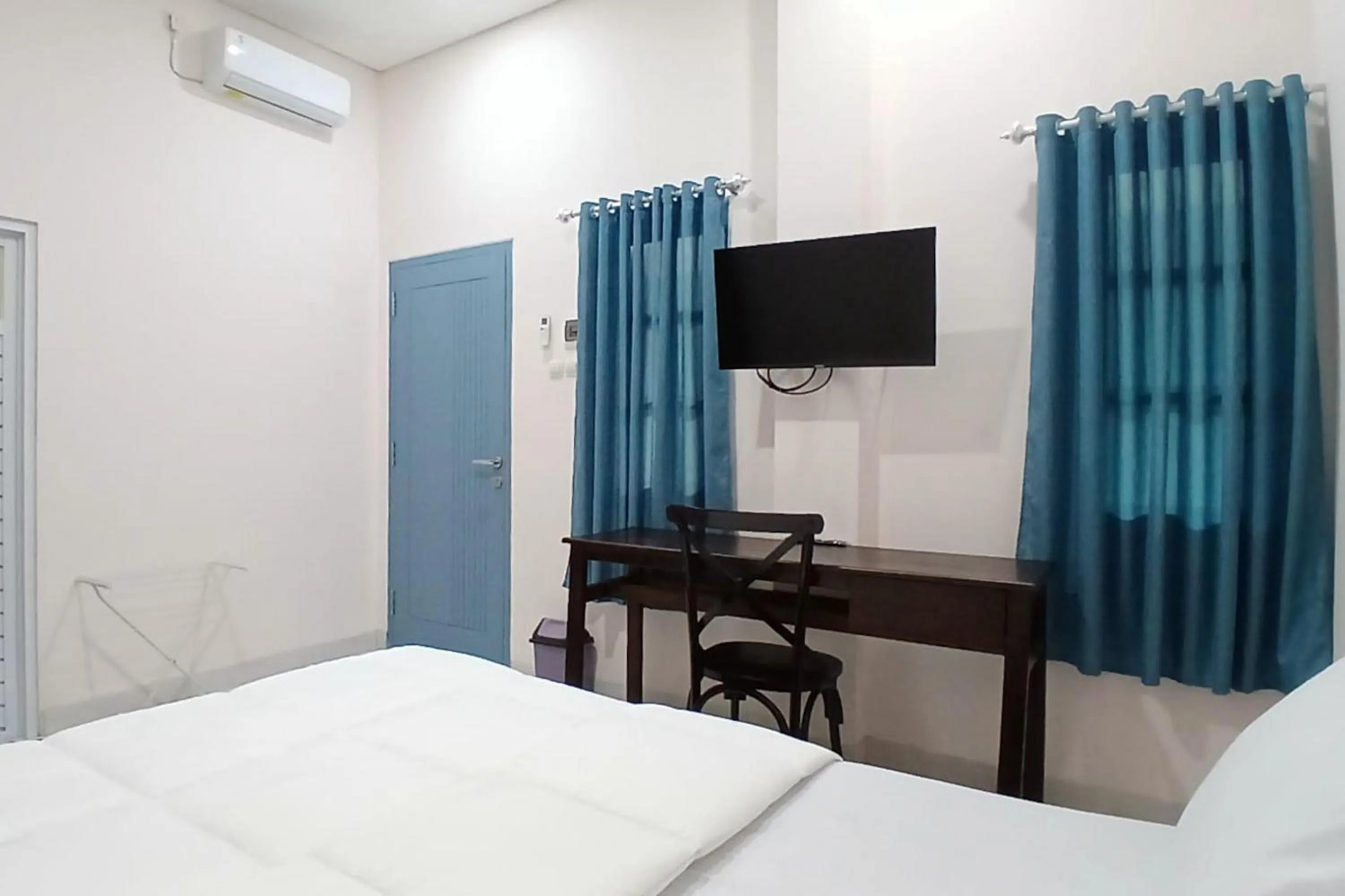Bedroom, Bed in Priyanka Guesthouse Syariah Maguwo Mitra RedDoorz