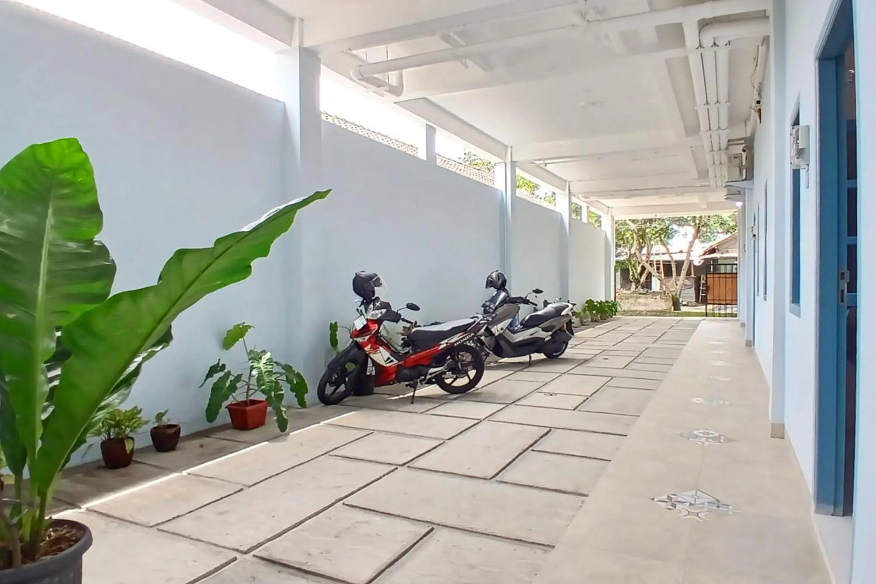 Parking in Priyanka Guesthouse Syariah Maguwo Mitra RedDoorz