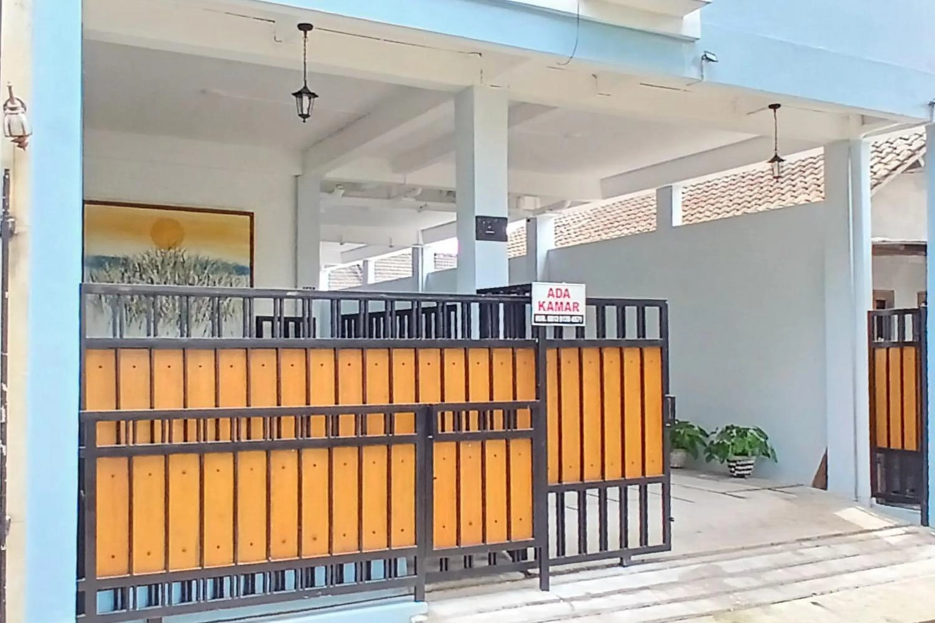 Facade/entrance in Priyanka Guesthouse Syariah Maguwo Mitra RedDoorz