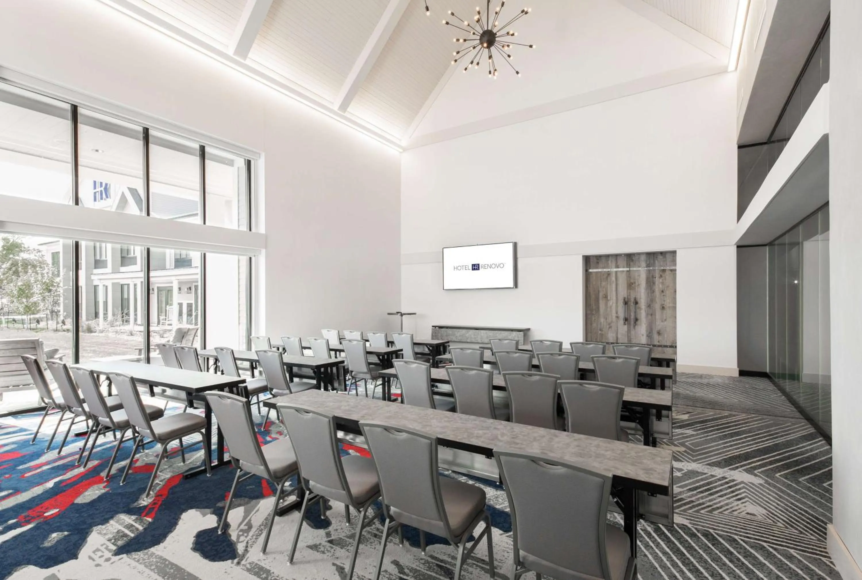 Meeting/conference room in Hotel Renovo Des Moines Urbandale,Tapestry Collection Hilton