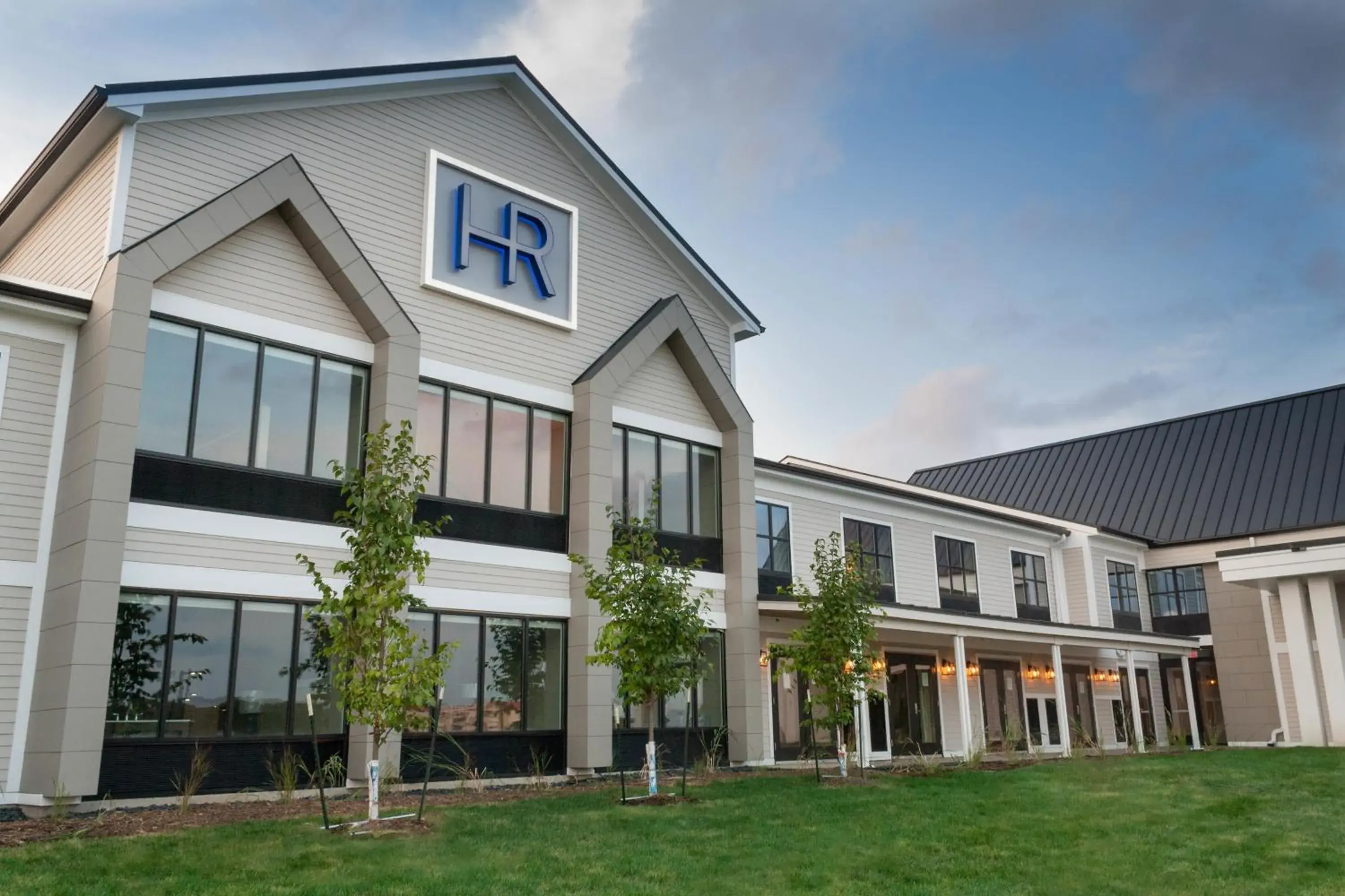 Property building in Hotel Renovo Des Moines Urbandale,Tapestry Collection Hilton Property building in Hotel Renovo Des Moines Urbandale,Tapestry Collection Hilton