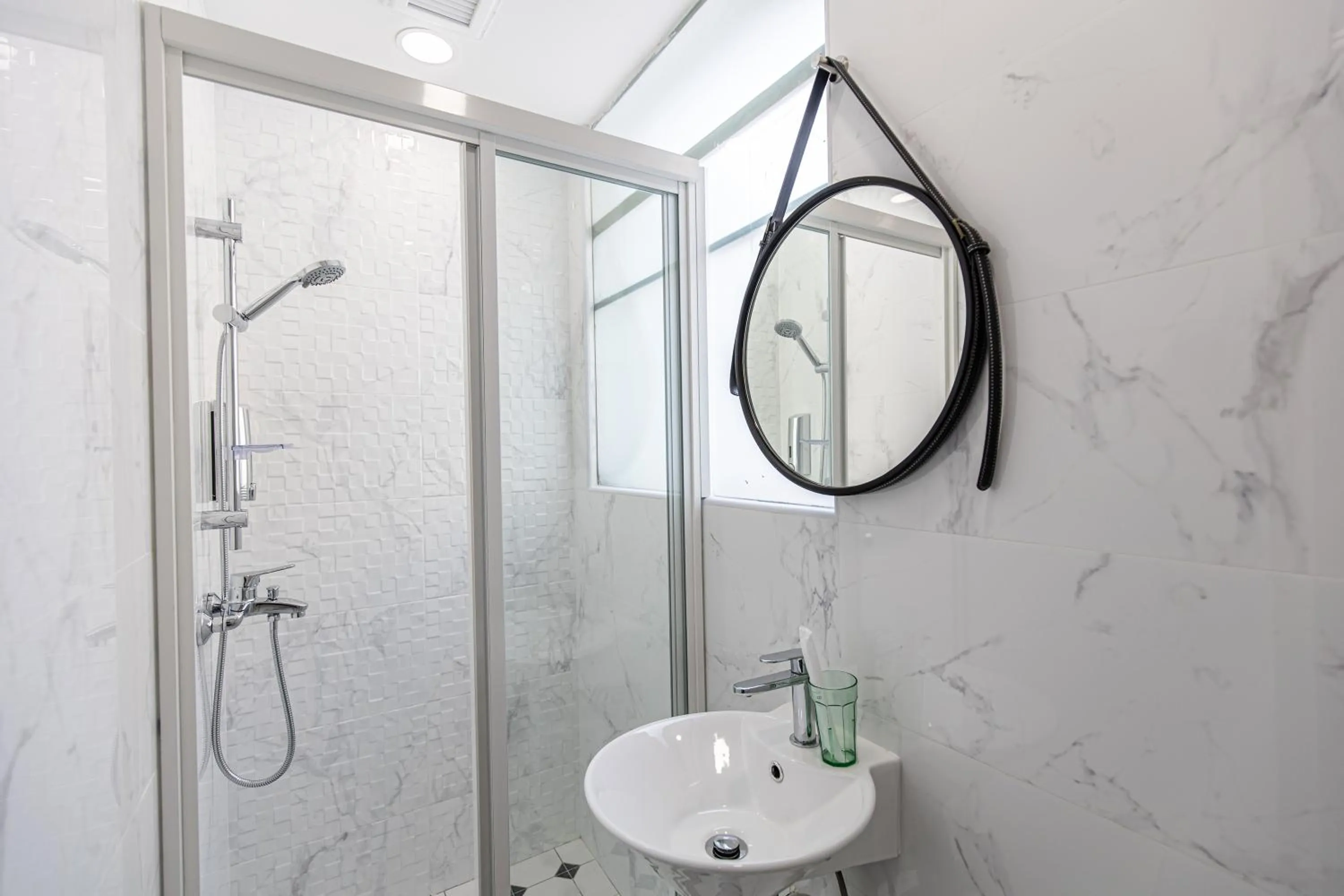 Bathroom in Philip Hotel at Little India