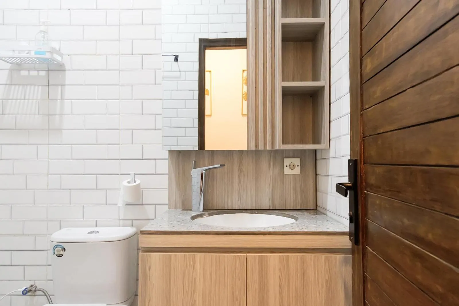 Toilet in Jasmine Villa by TwoSpaces, Jimbaran