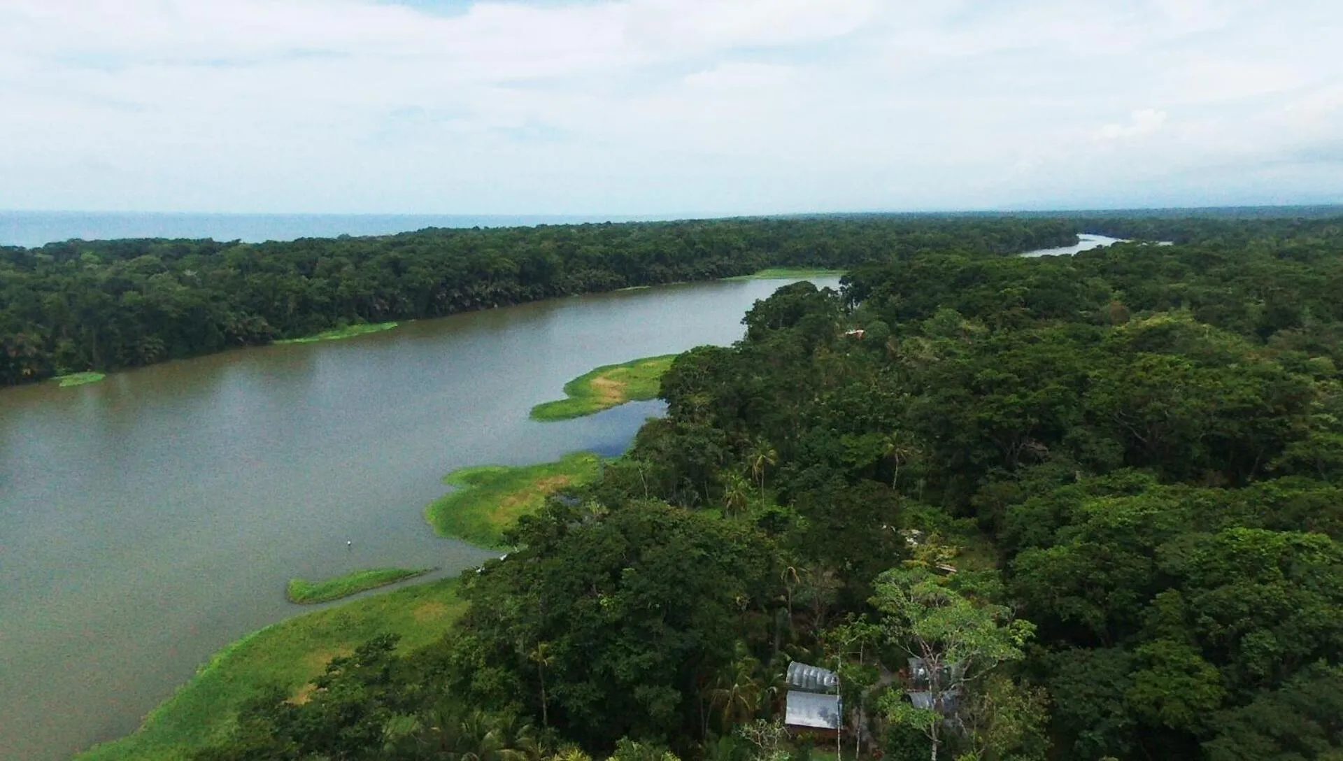 Natural landscape in Lirio Lodge