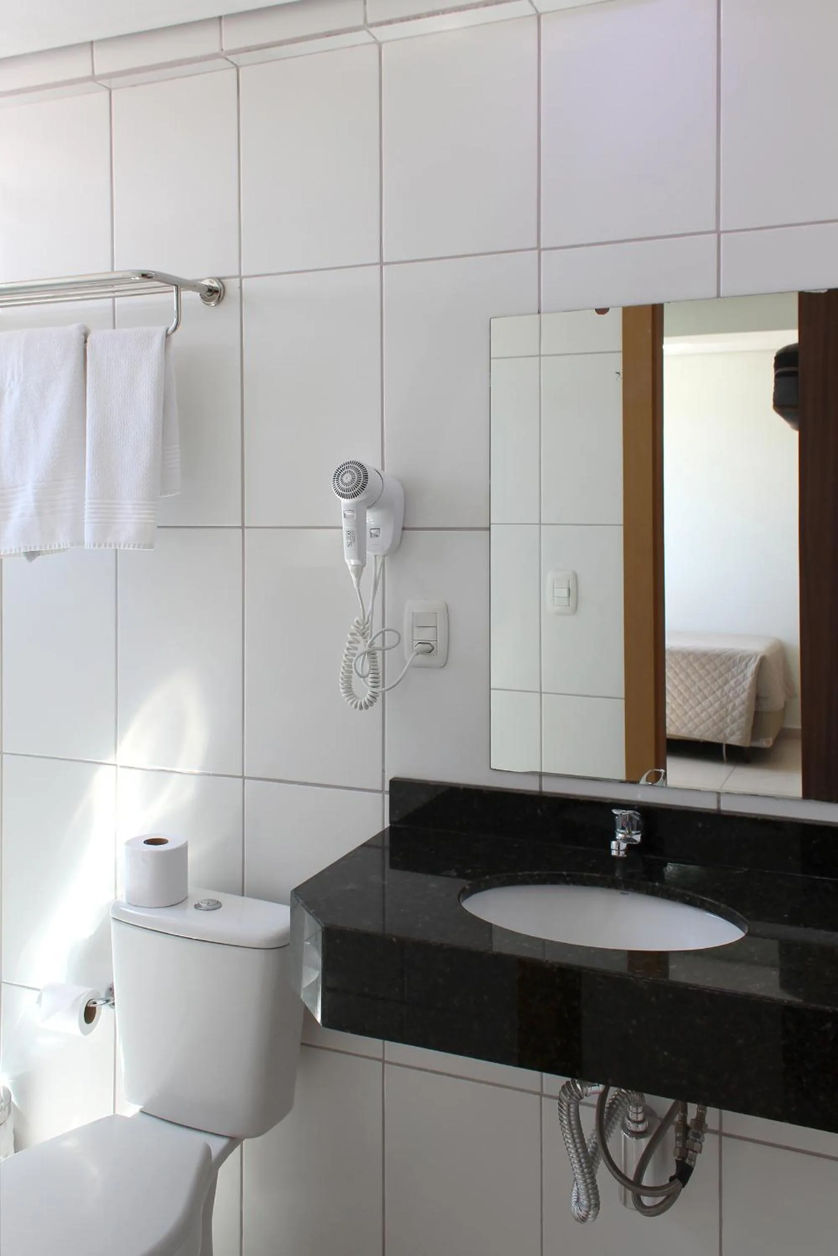 Toilet in Tri Hotel Smart Chapecó