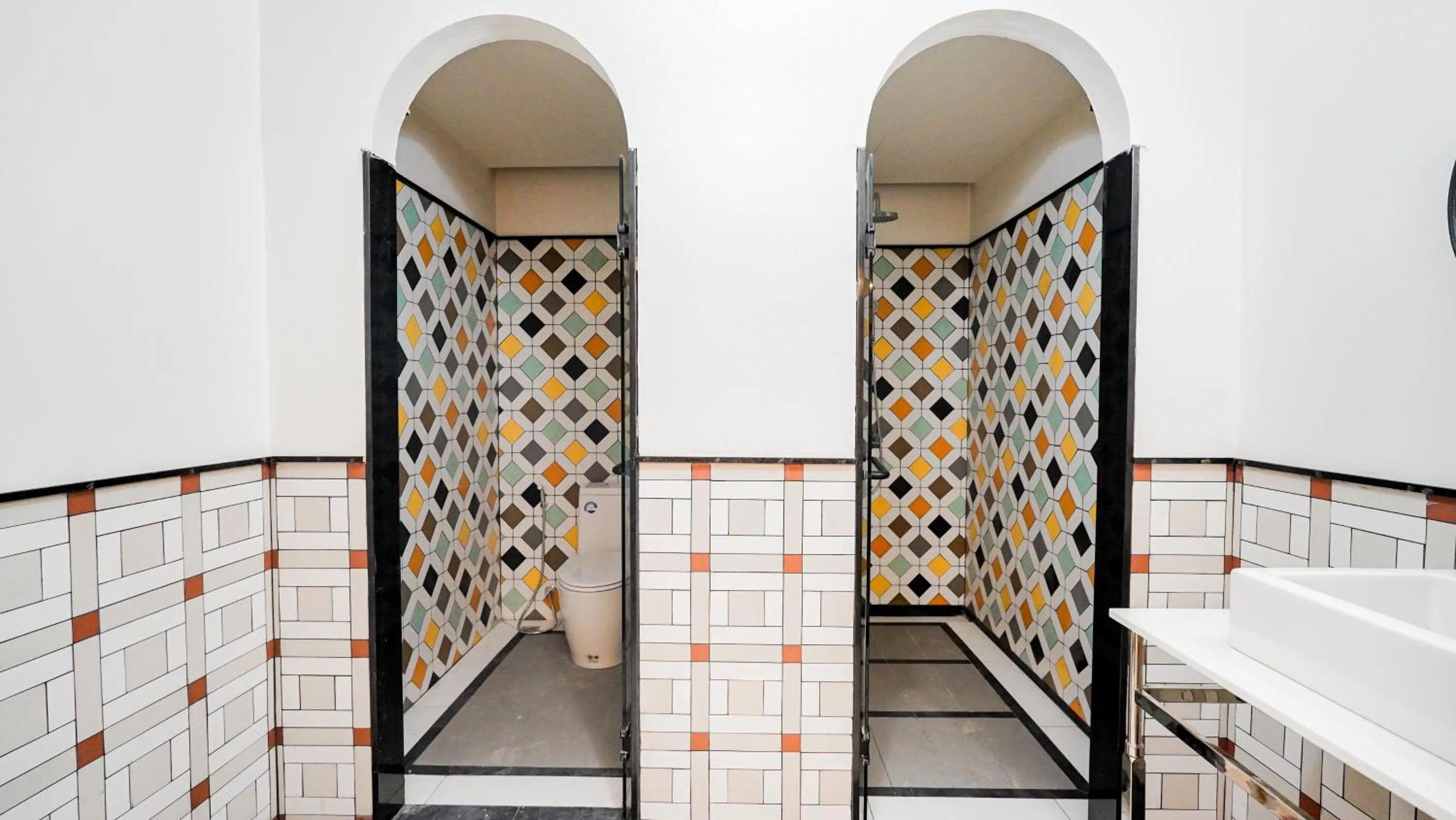 Toilet in Sugar Marina Hotel -POP- Kata Beach