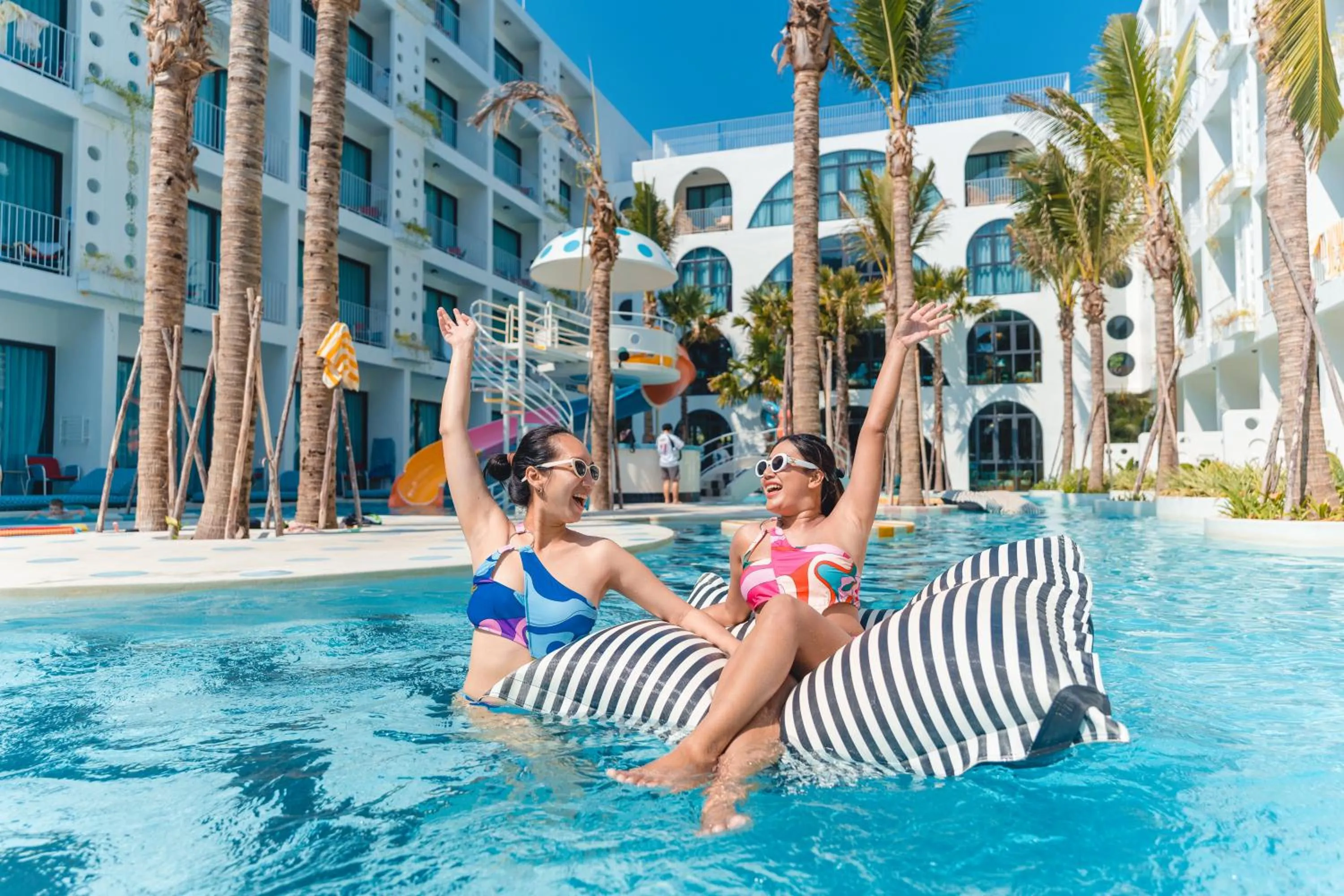 Day in Sugar Marina Hotel -POP- Kata Beach