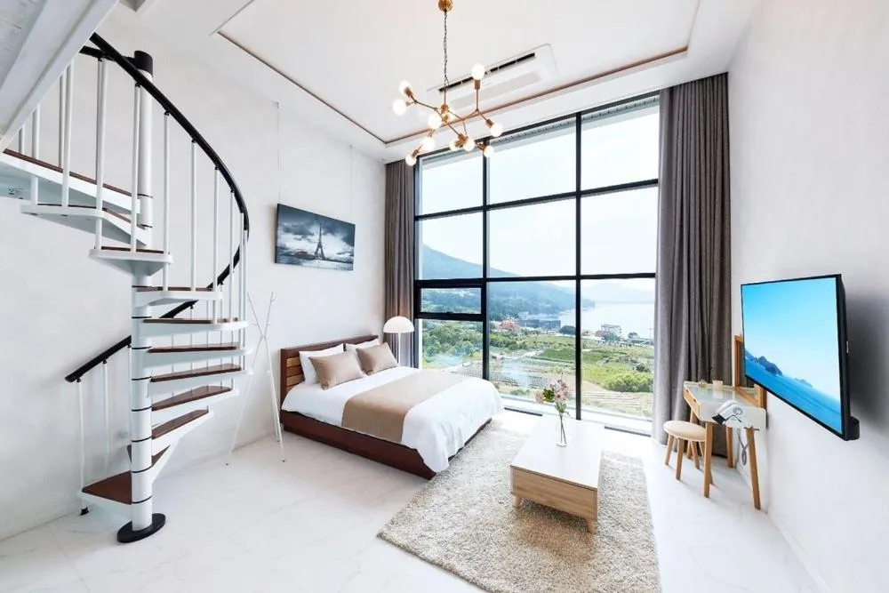 Bed in Geoje Harakeke Pension