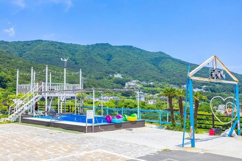 Geoje Harakeke Pension