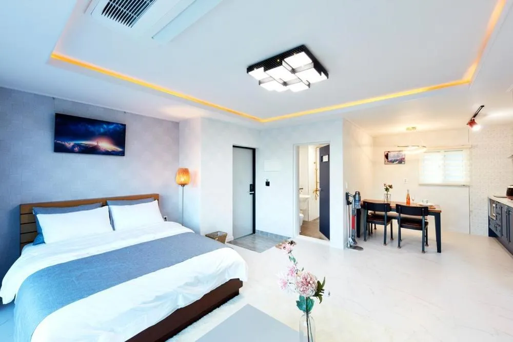 Bed in Geoje Harakeke Pension