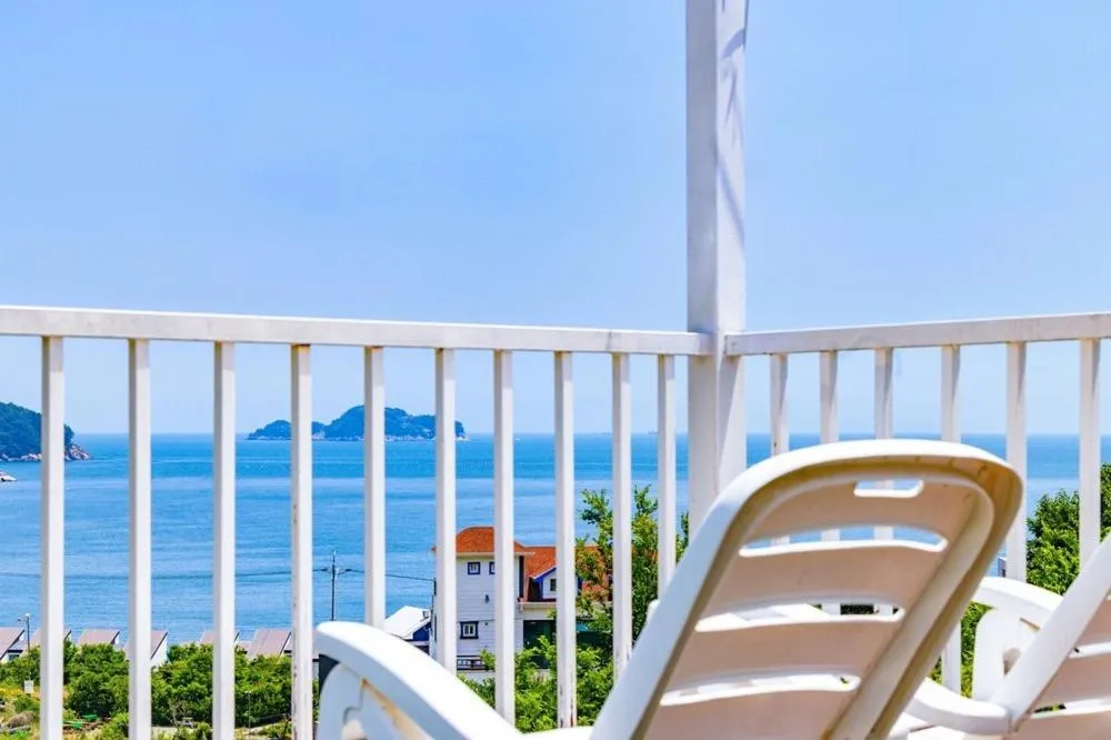 Geoje Harakeke Pension