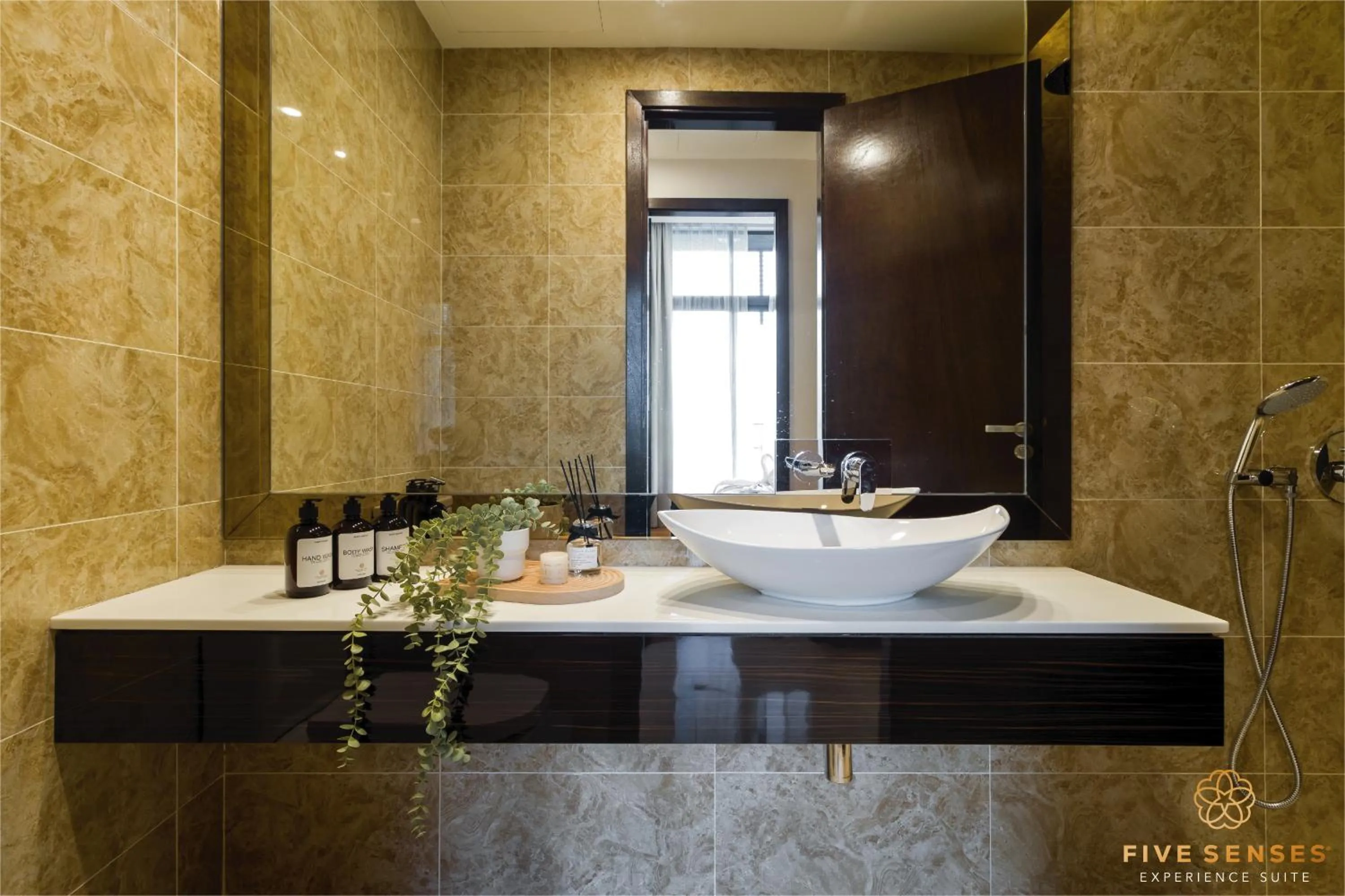 Dorsett Kuala Lumpur, Five Senses