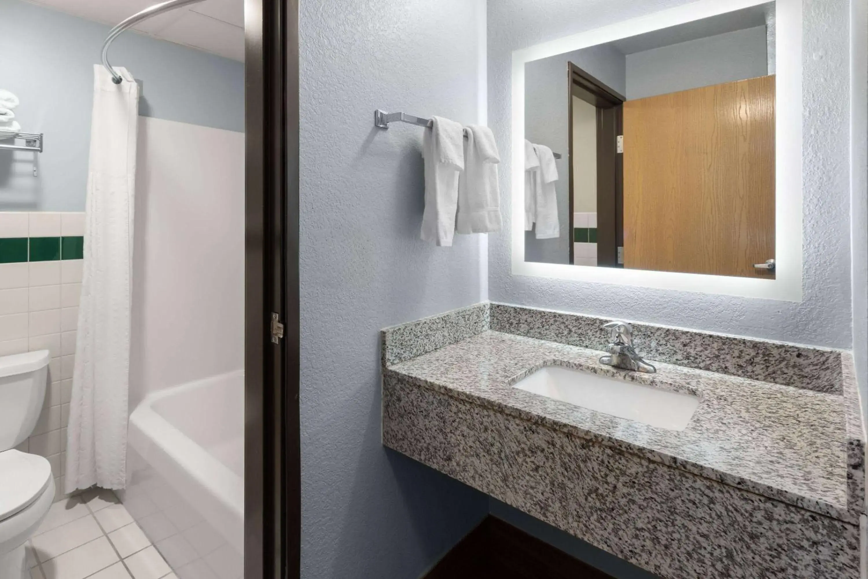 Queen Room with Two Queen Beds - Non-Smoking in AmericInn by Wyndham Oscoda Near AuSable River Queen Room with Two Queen Beds - Non-Smoking in AmericInn by Wyndham Oscoda Near AuSable River