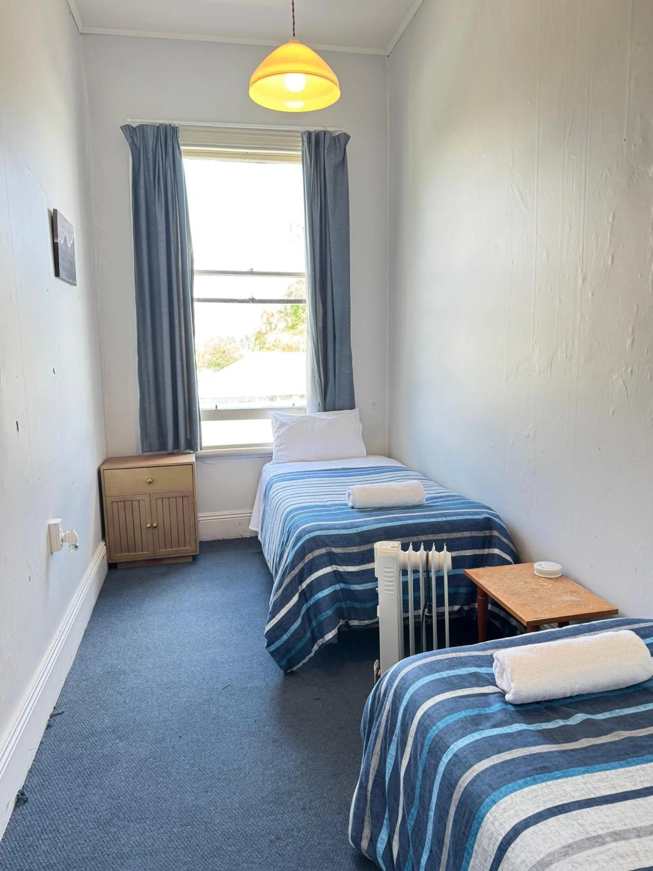 Bed in Gladstone Hotel