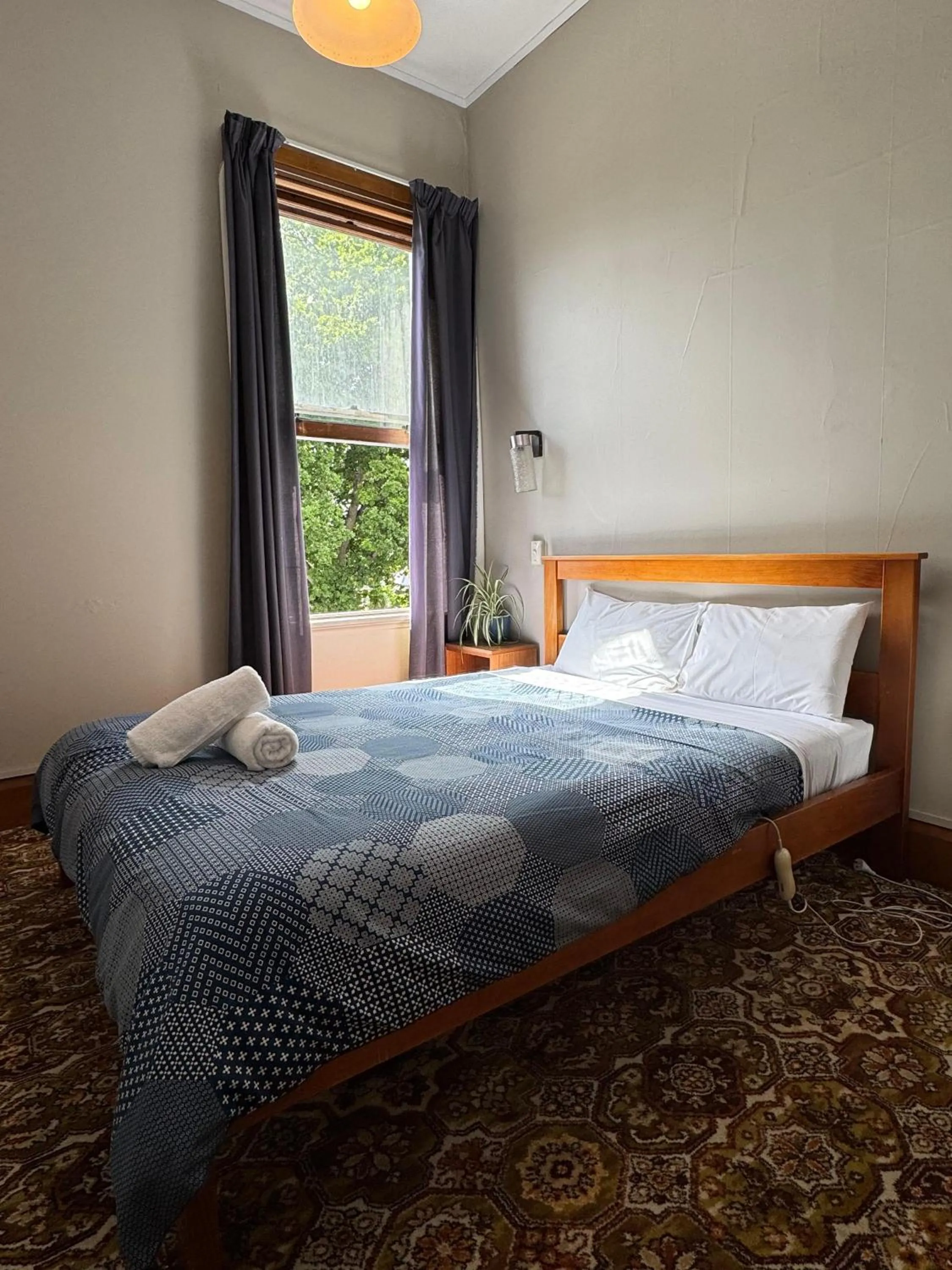 Bed in Gladstone Hotel