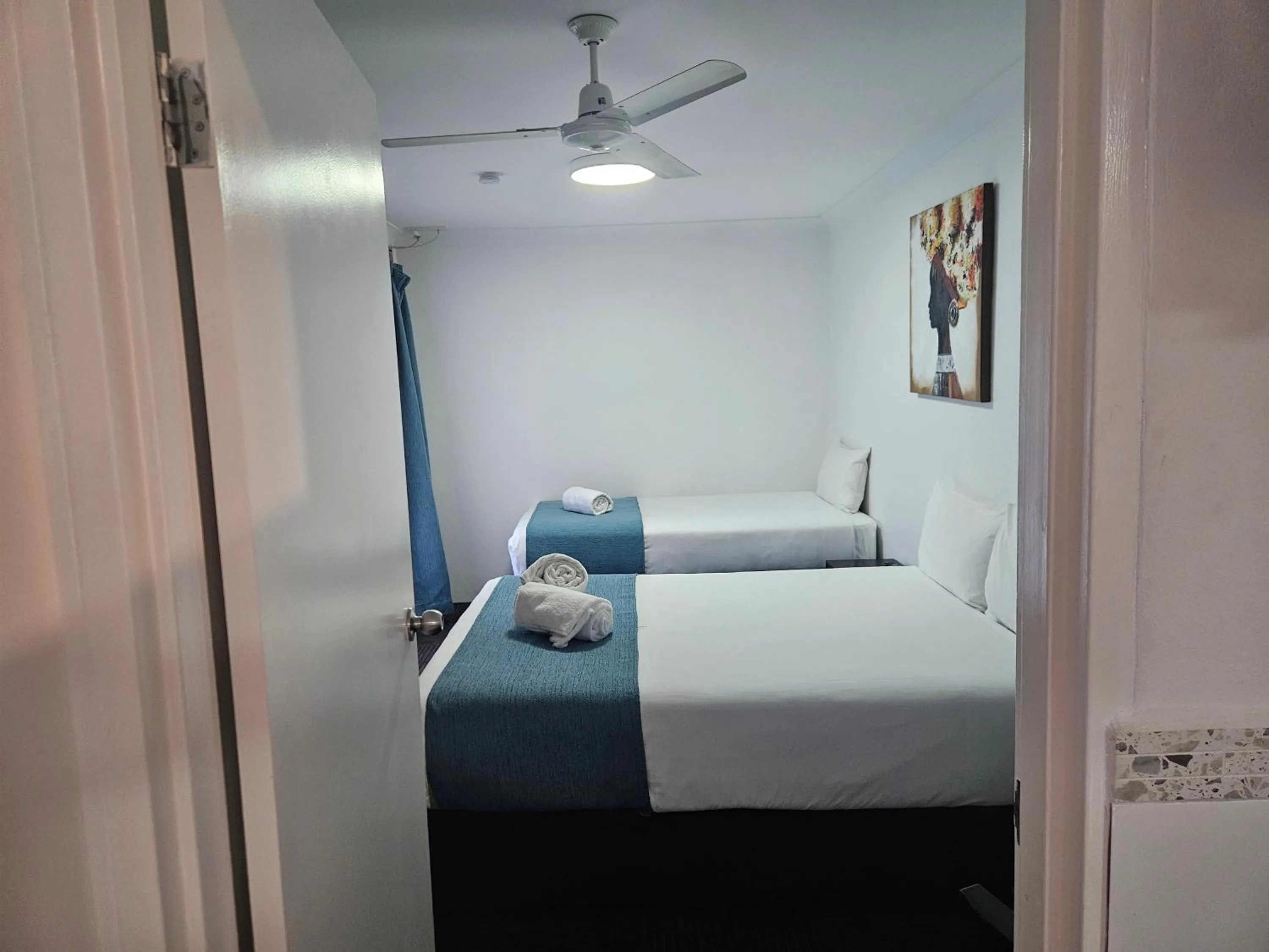 TV and multimedia, Bed in Cleveland Motor Inn