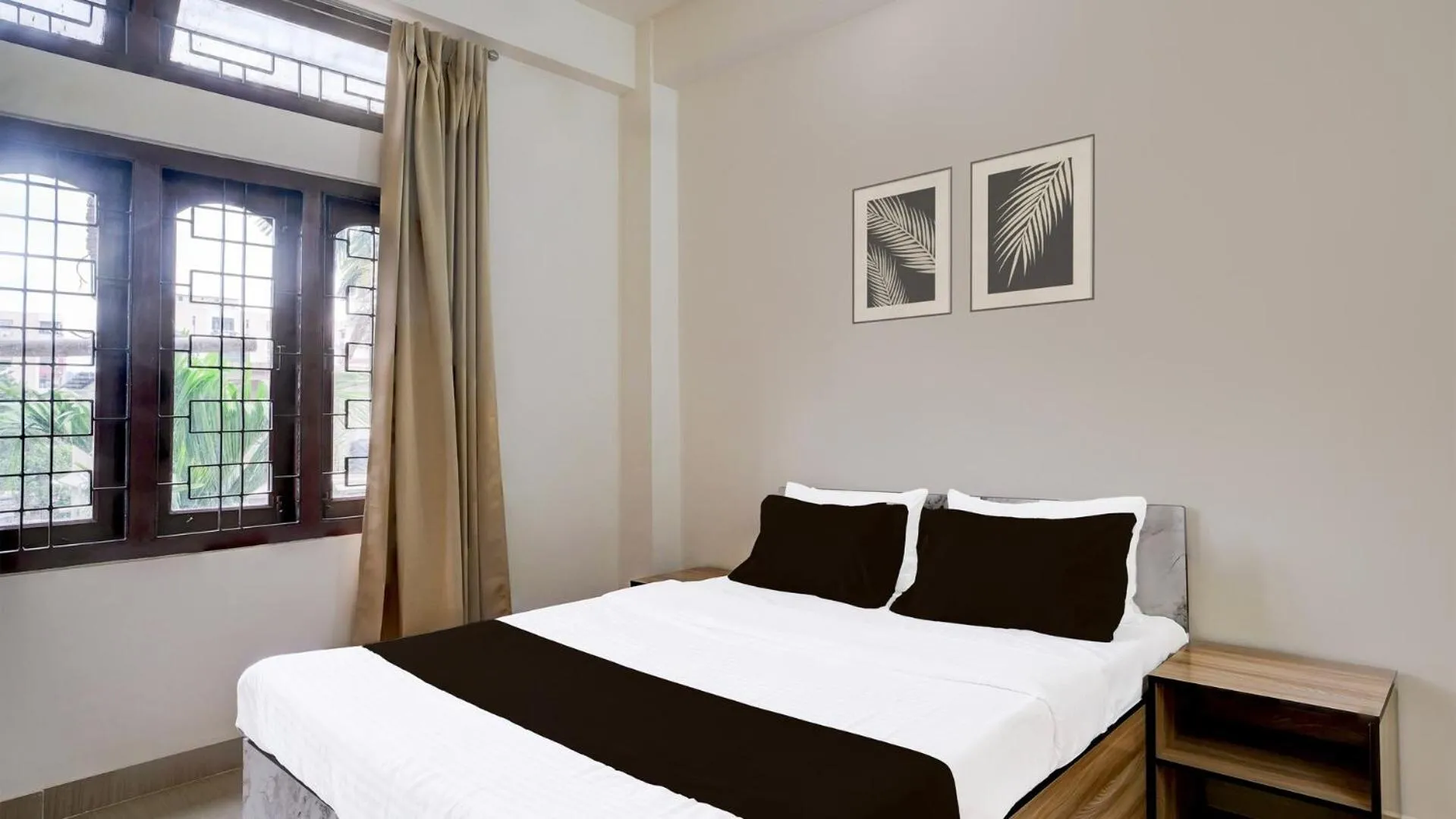 Bed in Autumn Inn