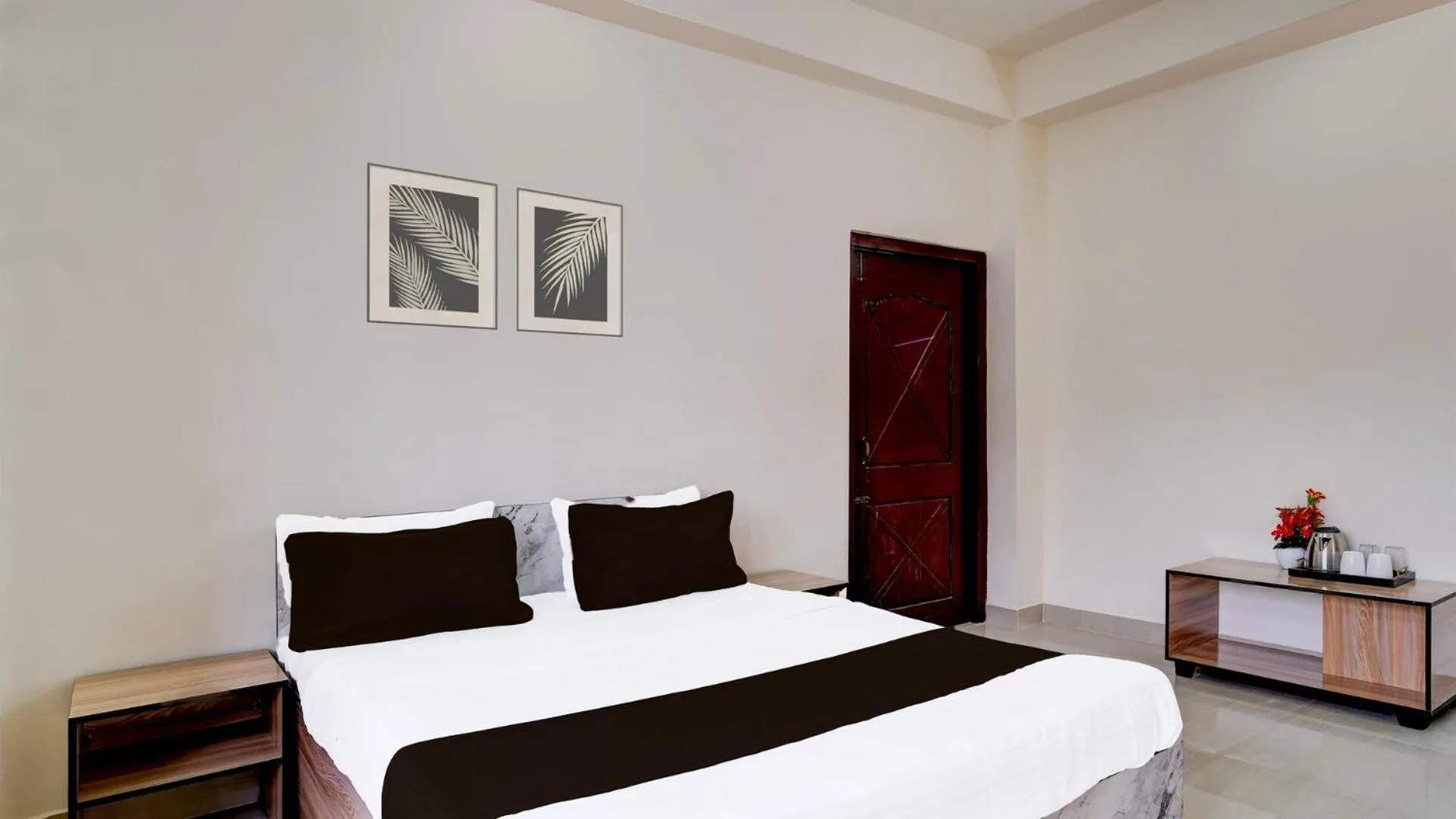 Bed in Autumn Inn