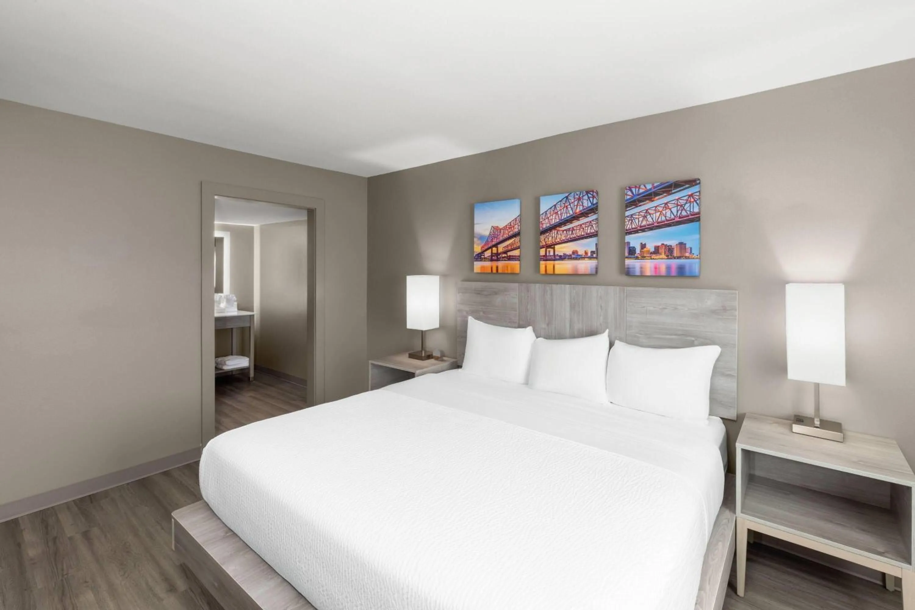 Photo of the whole room, Bed in Days Inn by Wyndham Kenner/New Orleans Airport South