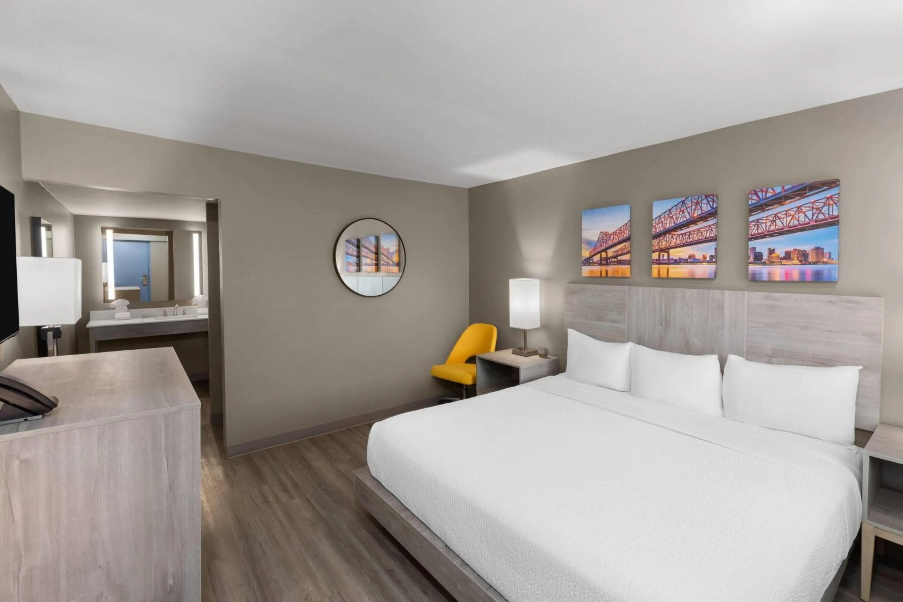 Photo of the whole room, Bed in Days Inn by Wyndham Kenner/New Orleans Airport South