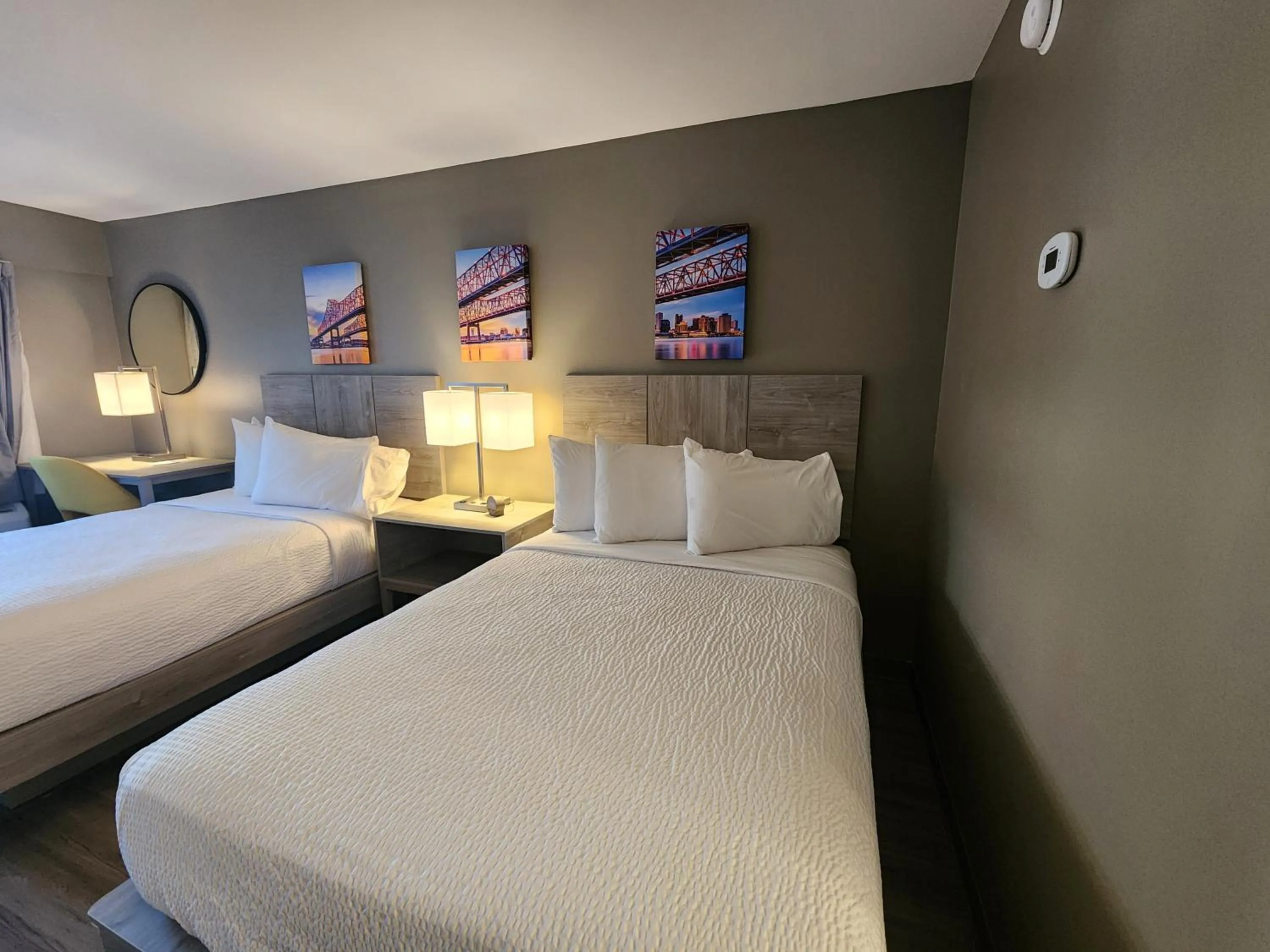 Bedroom, Bed in Days Inn by Wyndham Kenner/New Orleans Airport South