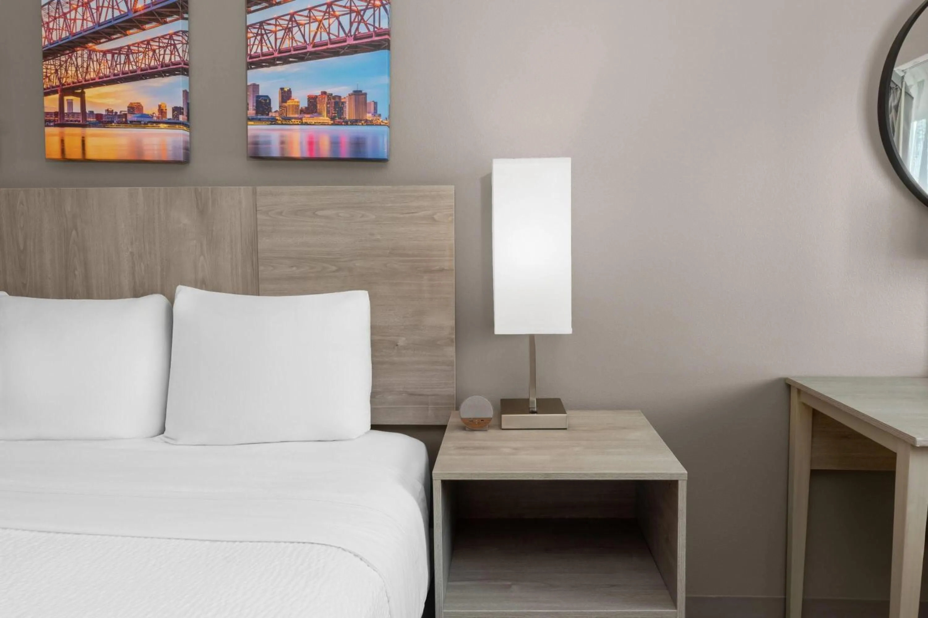 Photo of the whole room, Bed in Days Inn by Wyndham Kenner/New Orleans Airport South