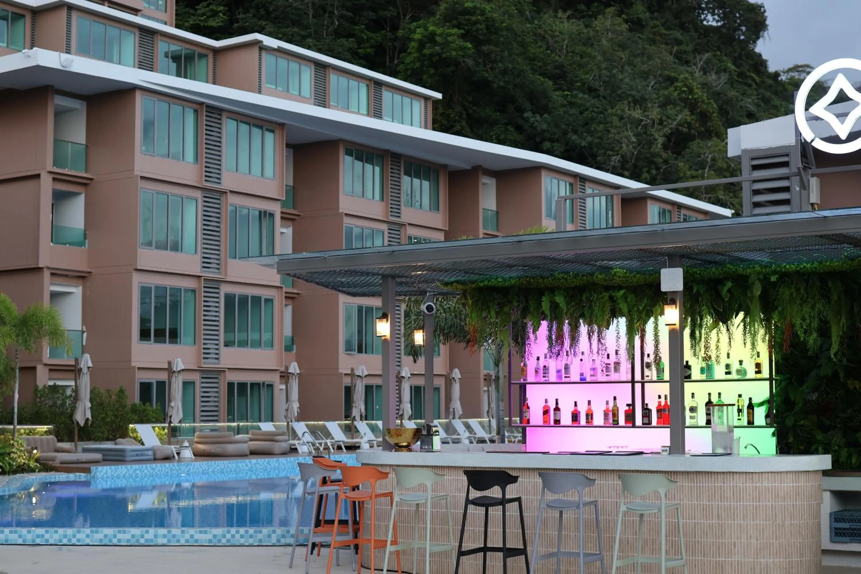 Lounge or bar in Wyndham Garden Phuket Kamala