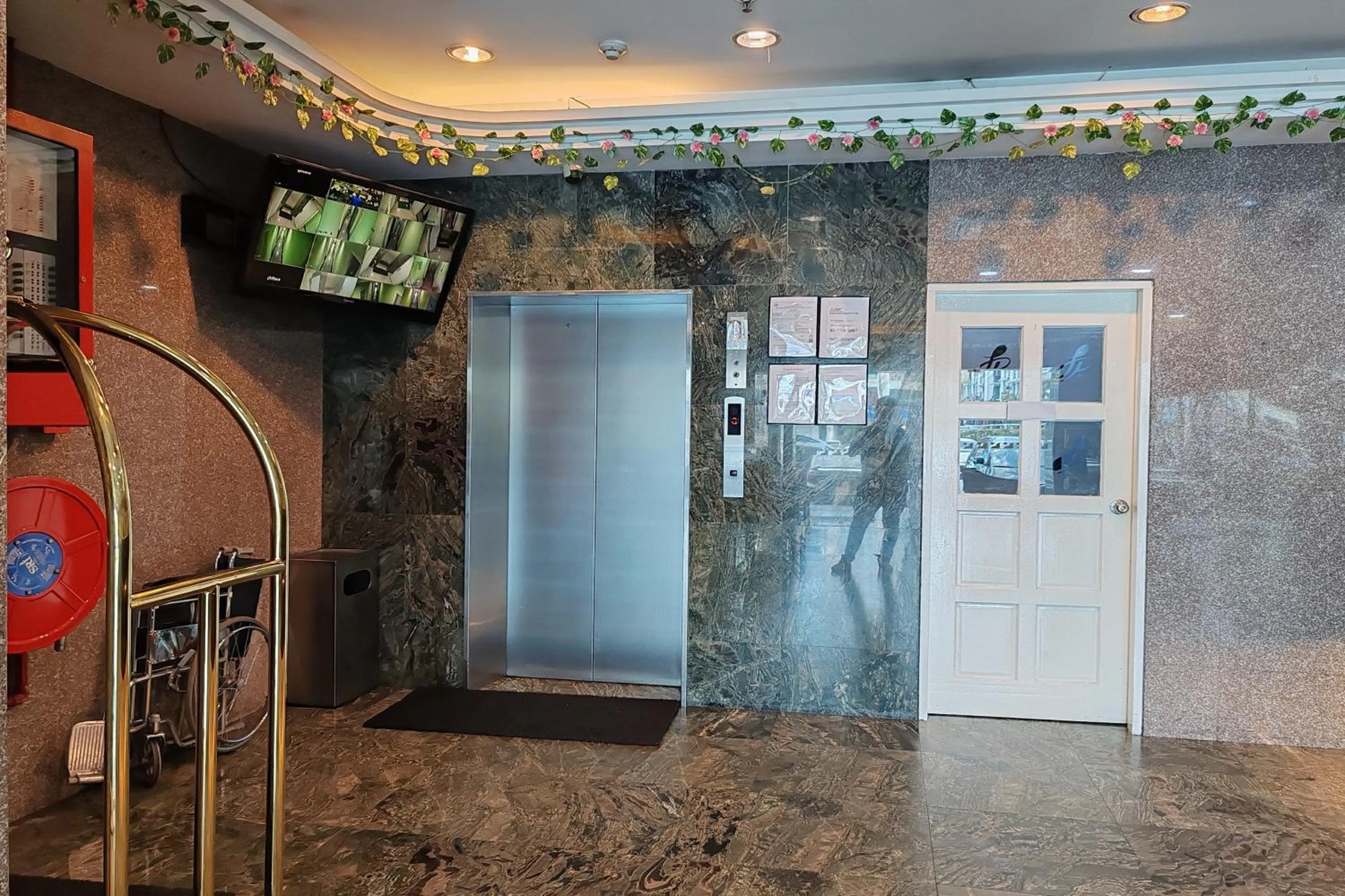 elevator in Hotel Sri Puchong