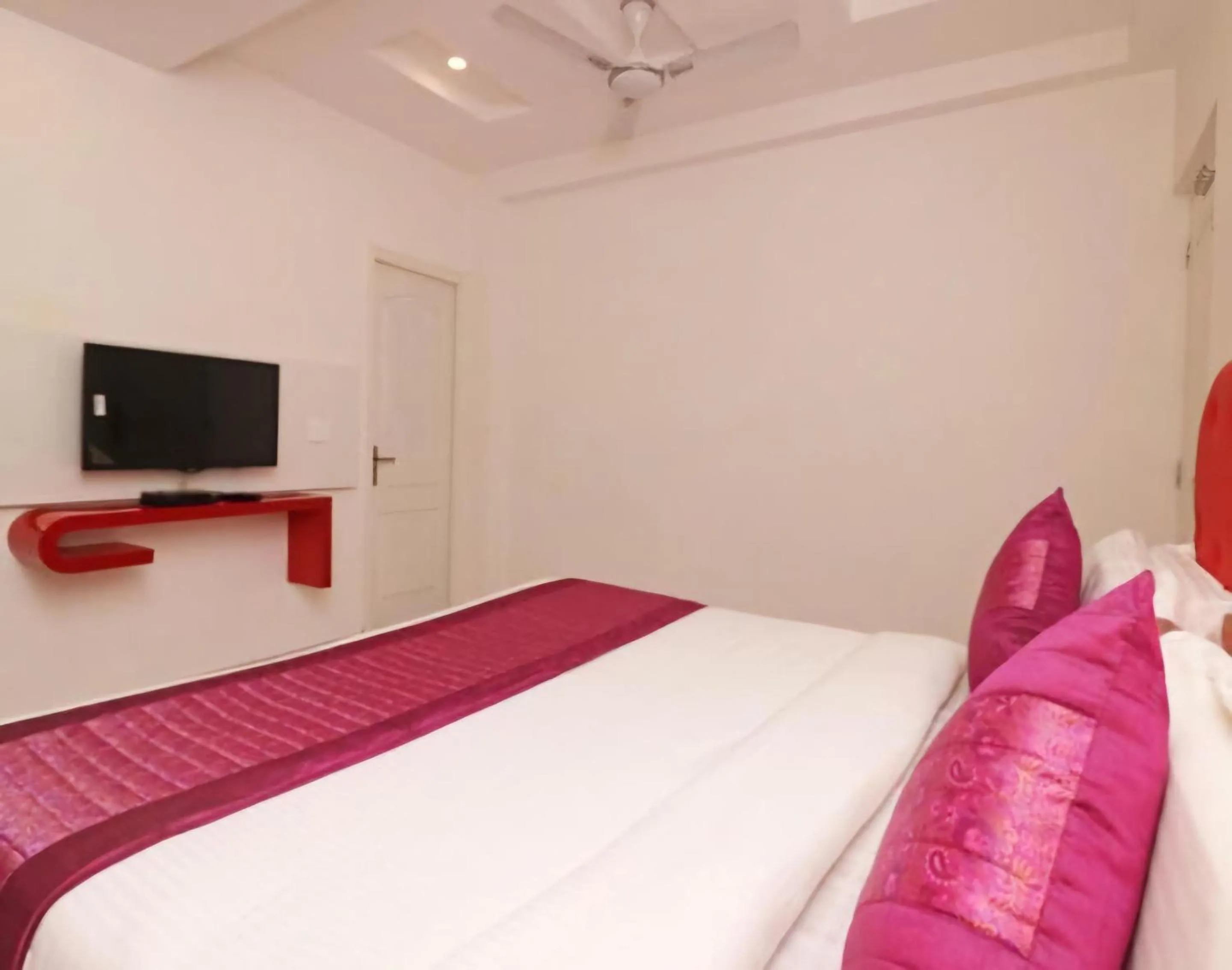 Deluxe Double Room in Hotel Leo Continental