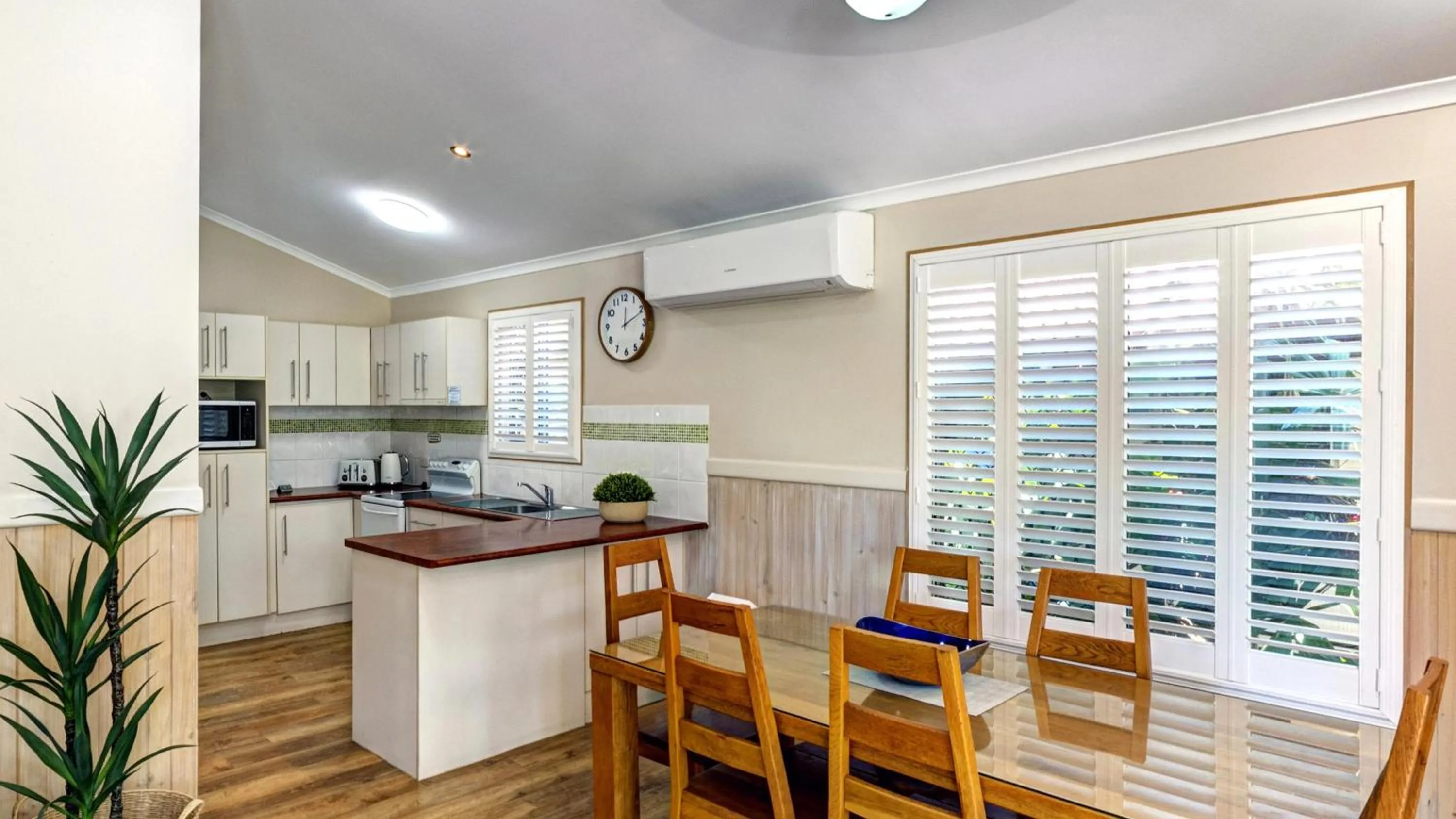 Dining area in BIG4 Adventure Whitsunday Resort