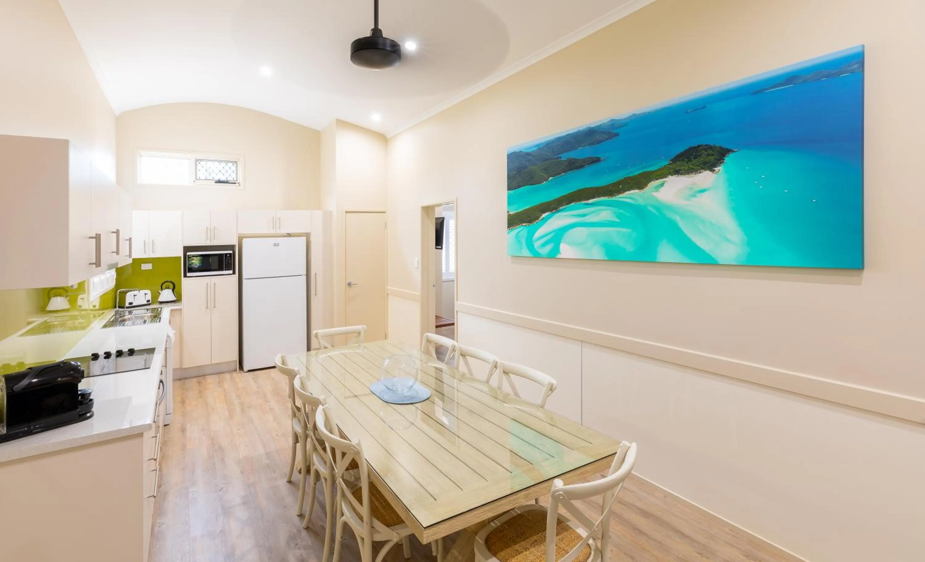 Kitchen or kitchenette in BIG4 Adventure Whitsunday Resort