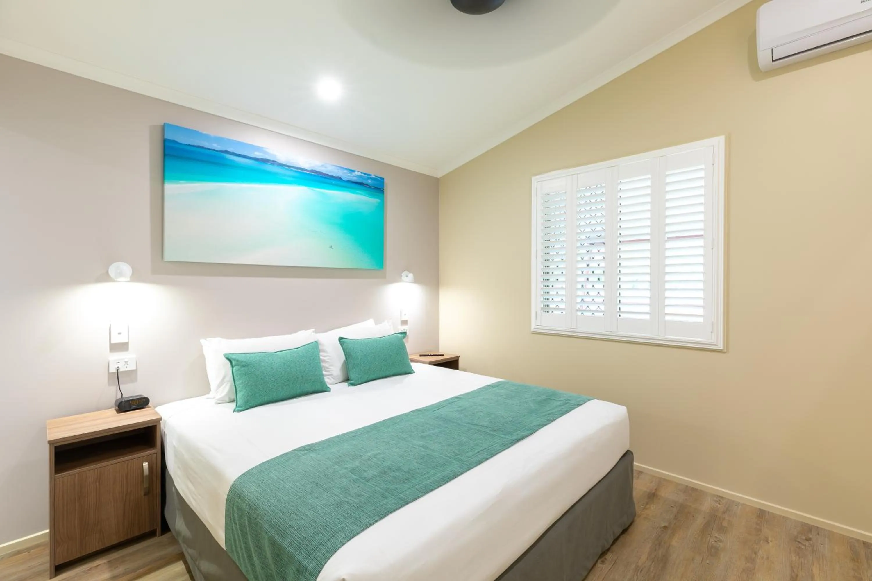 Bedroom, Bed in BIG4 Adventure Whitsunday Resort