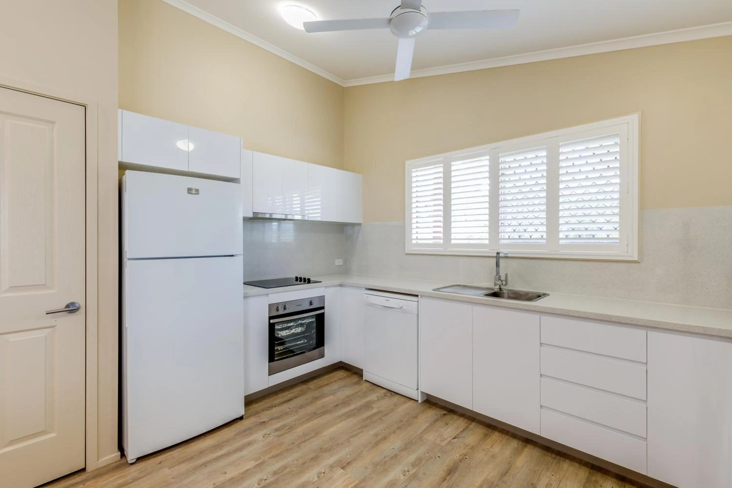 Kitchen or kitchenette in BIG4 Adventure Whitsunday Resort