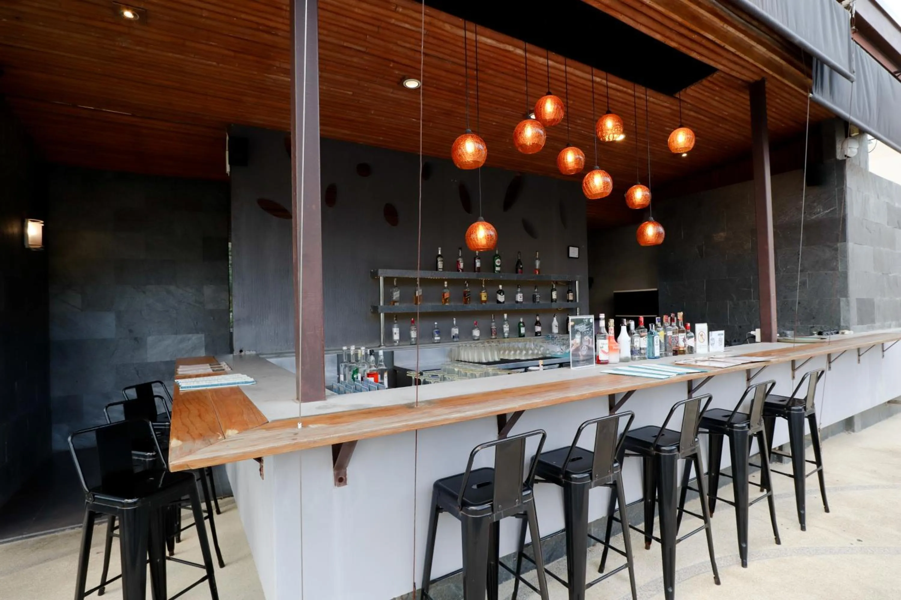 Restaurant/places to eat in Bandara Beach Resort, Phuket