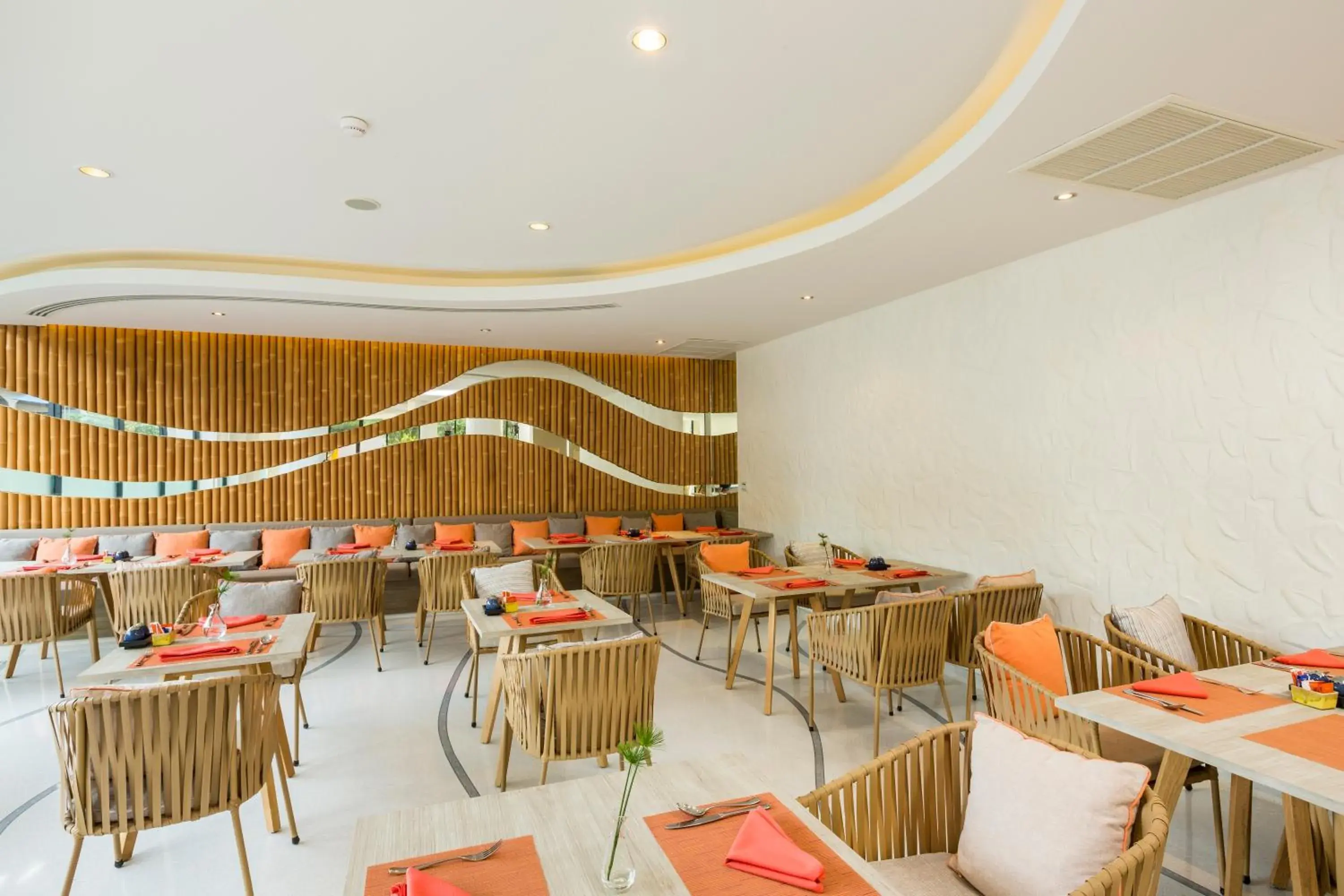 Restaurant/places to eat in Bandara Beach Resort, Phuket Restaurant/places to eat in Bandara Beach Resort, Phuket