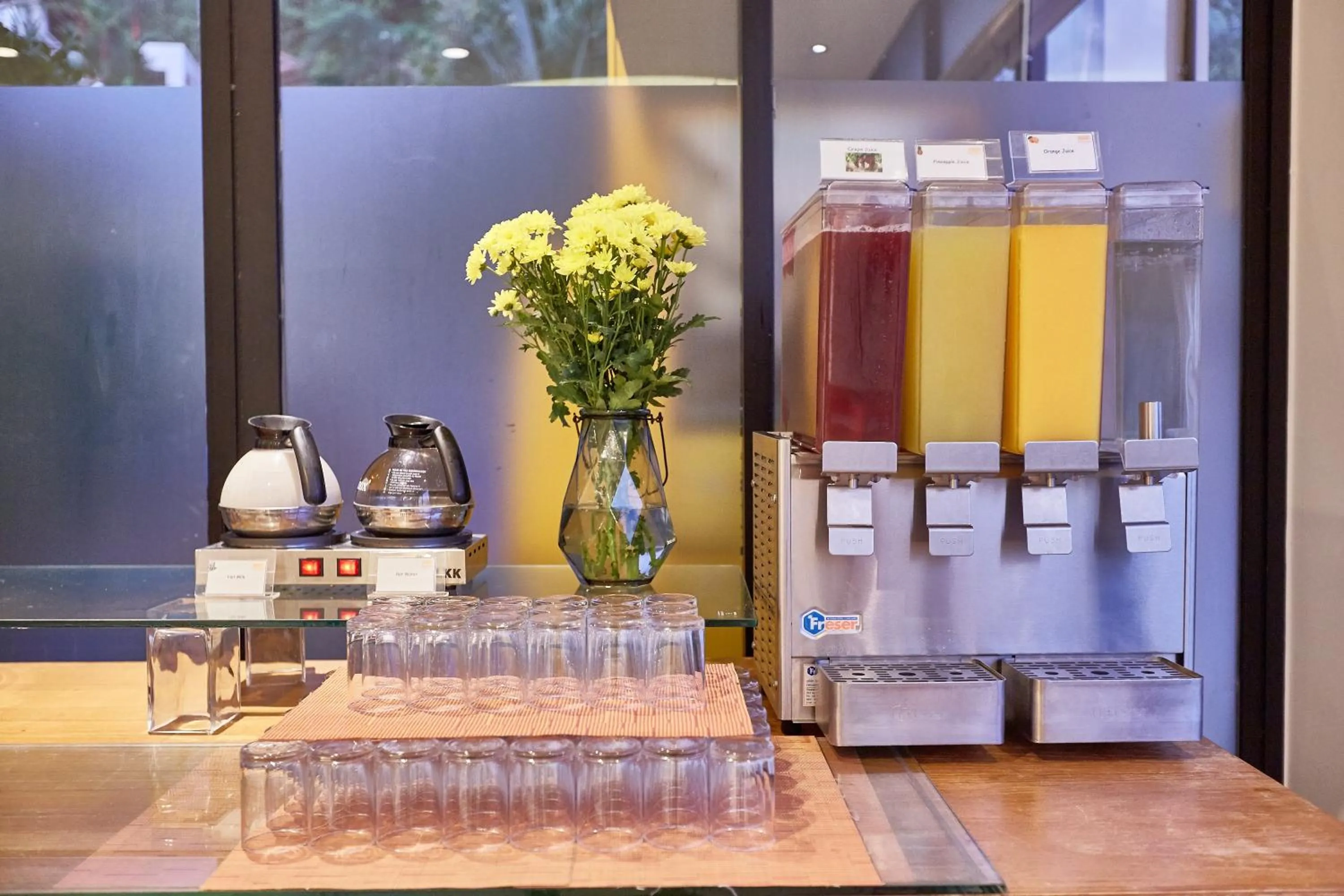 Restaurant/places to eat in Bandara Beach Resort, Phuket