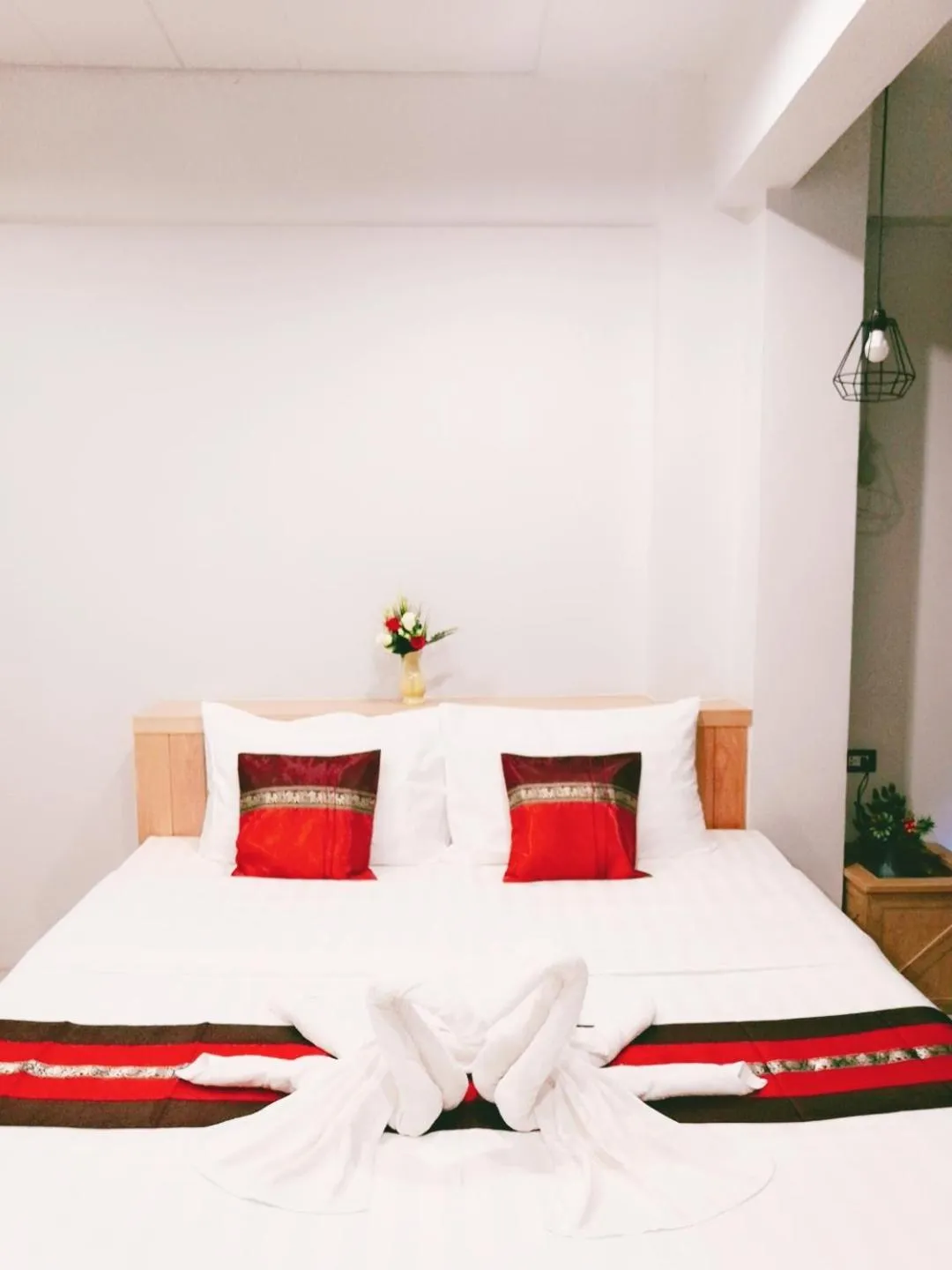 Bed in Little Lanna Guesthouse