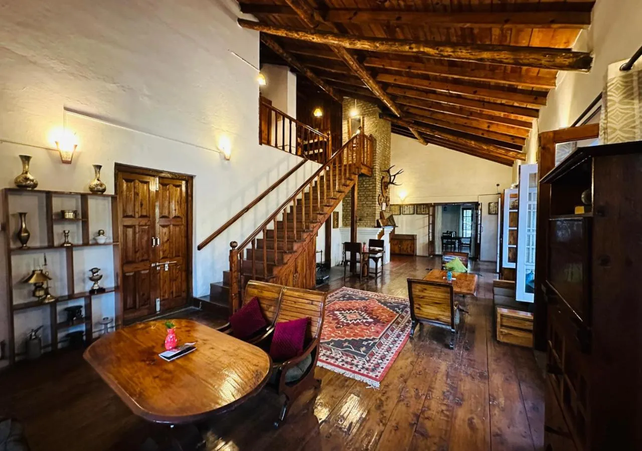 Living room in Fredy's Bungalow near Nainital