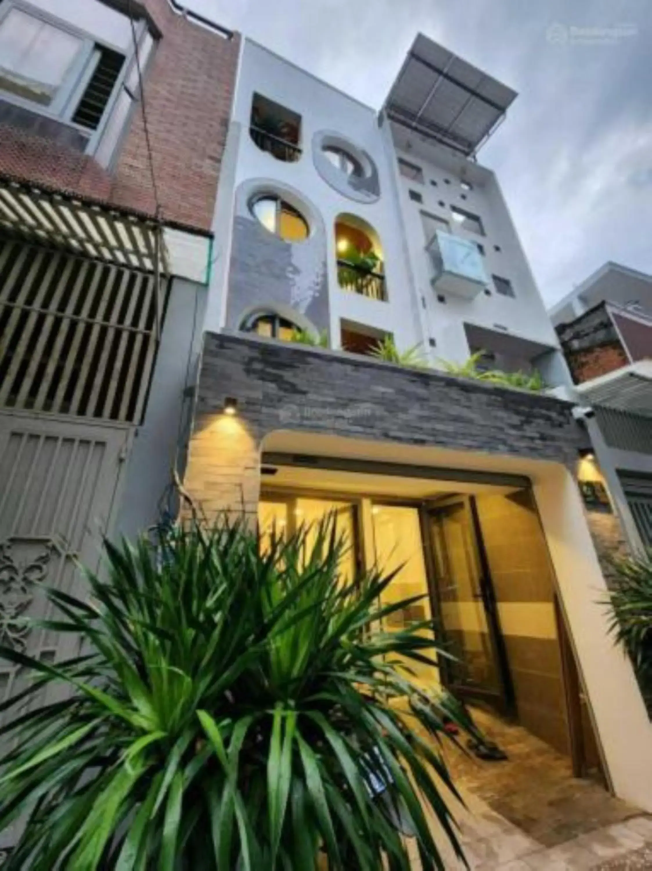 Lunaria Maison - Local Side Lunaria Maison - Local Side