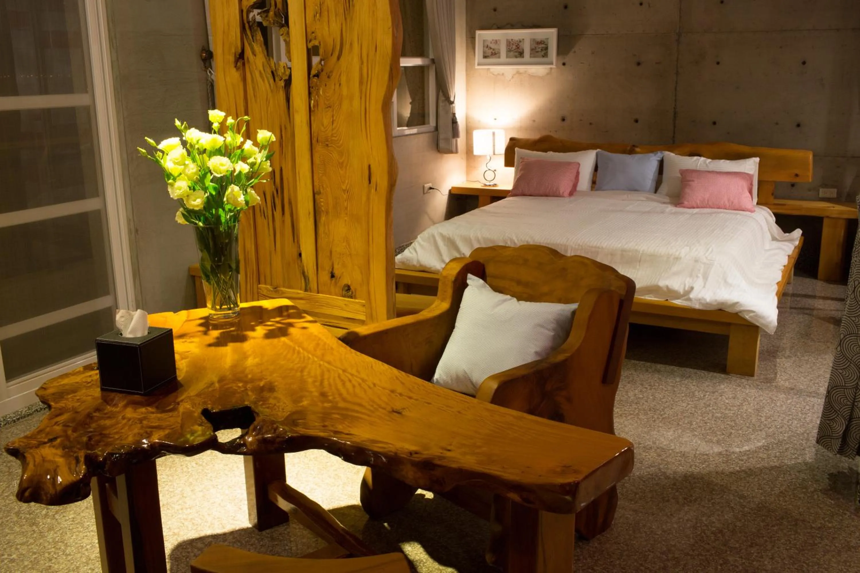 Photo of the whole room, Bed in Water Reflections at Ease