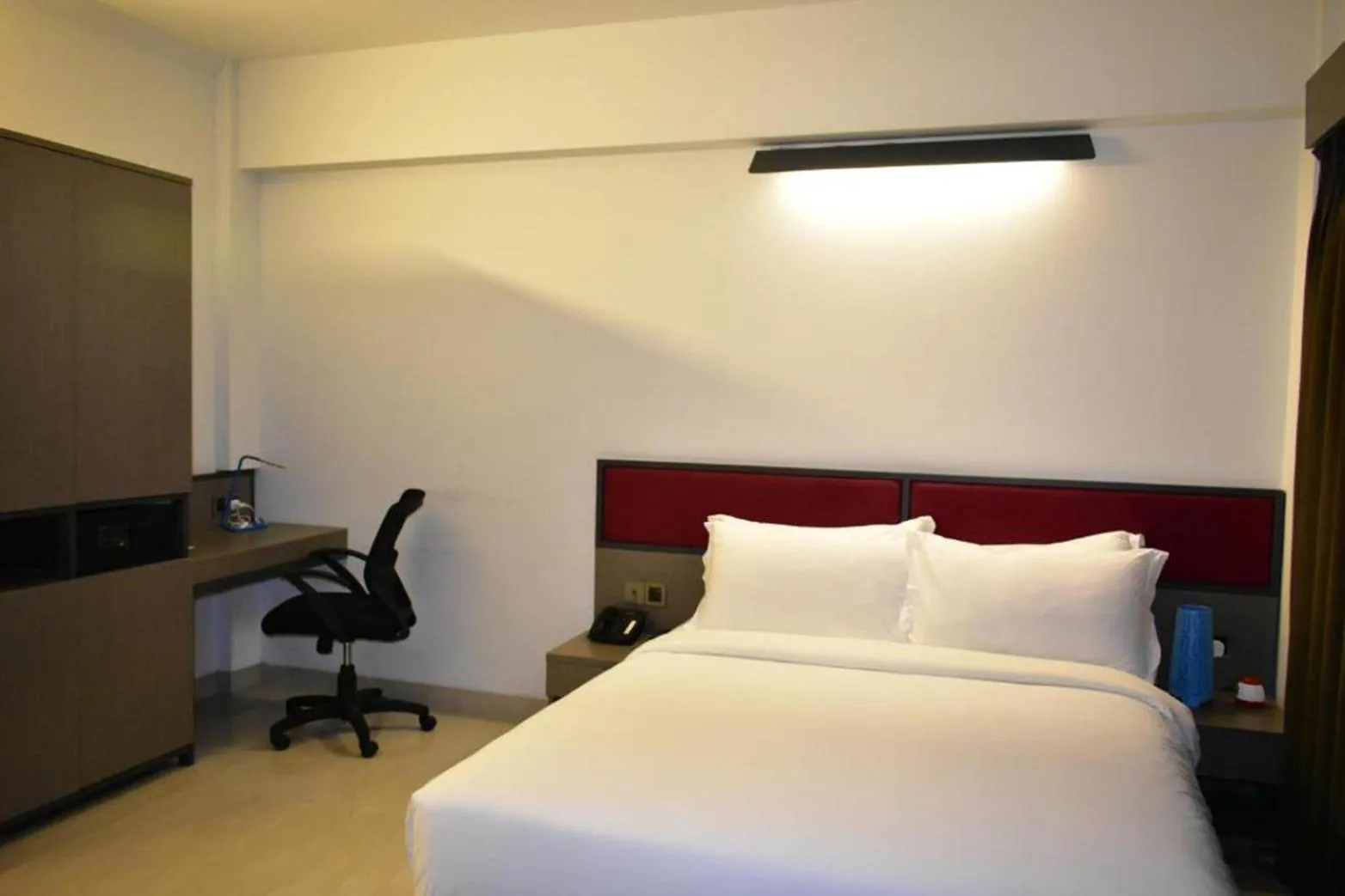 Photo of the whole room, Bed in Spring Hill Serviced Apartments Gulshan