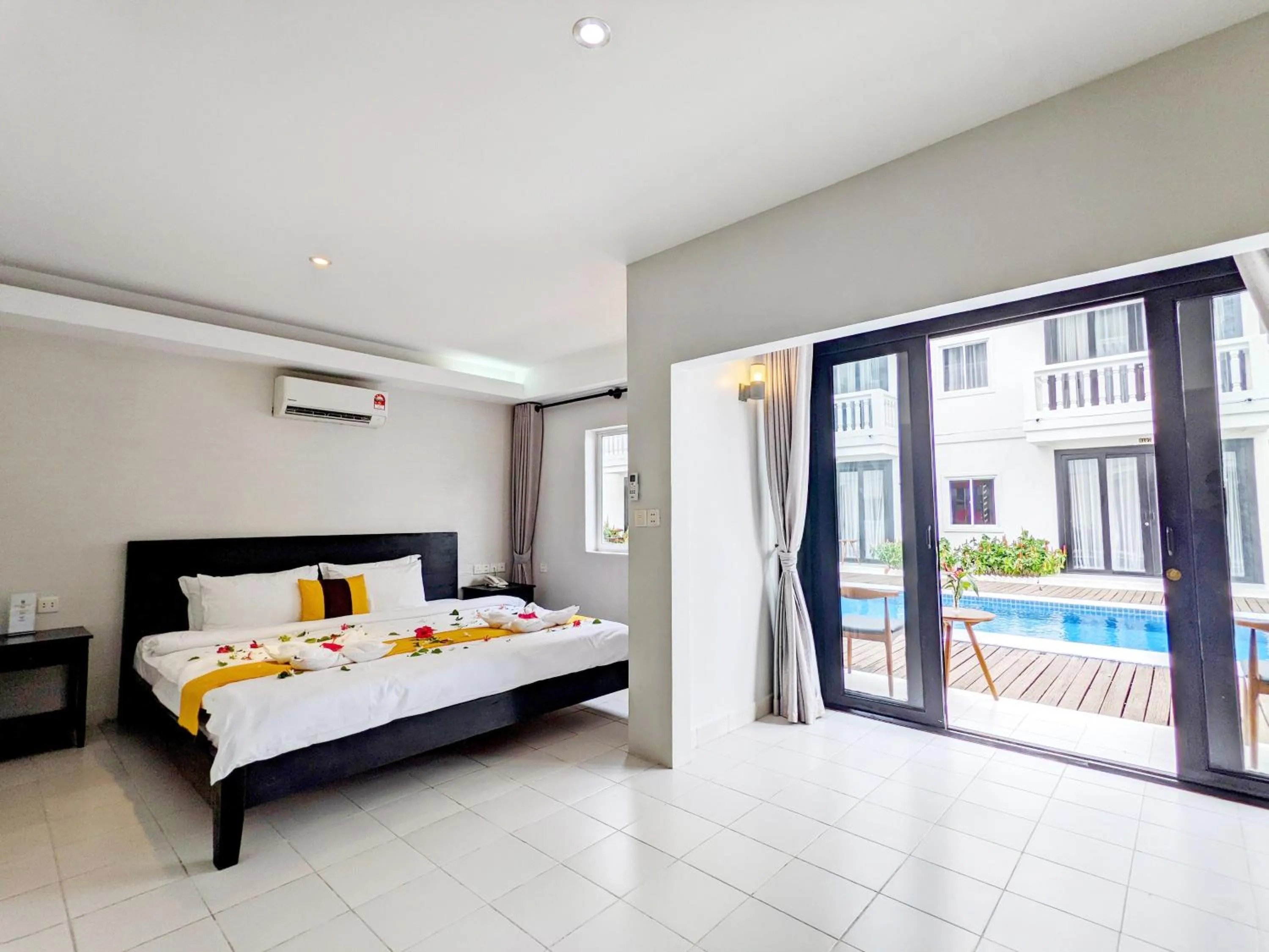 Bed in Mary Beach Hotel & Resort