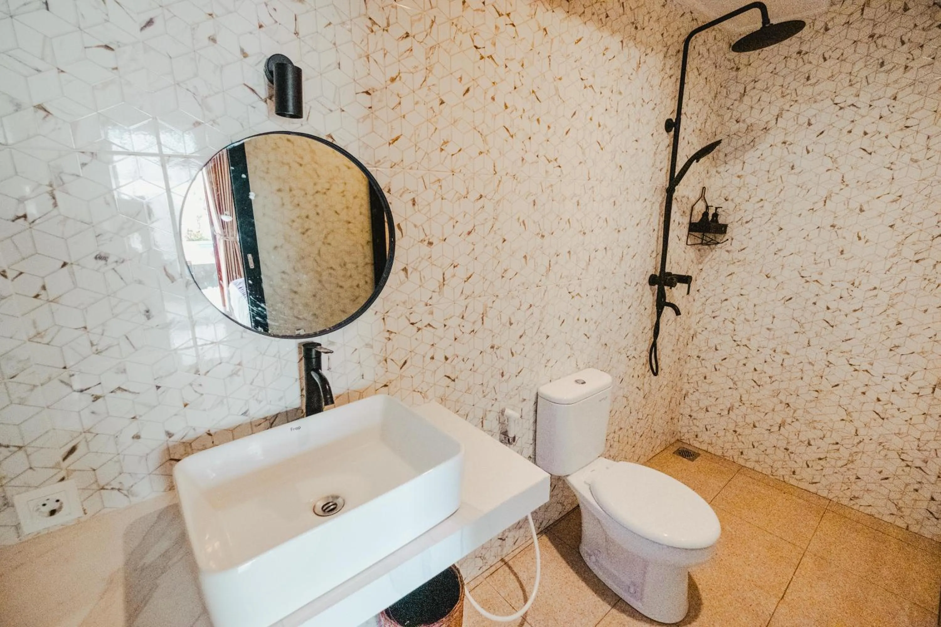 Shower in Turtle Shelter Guest House