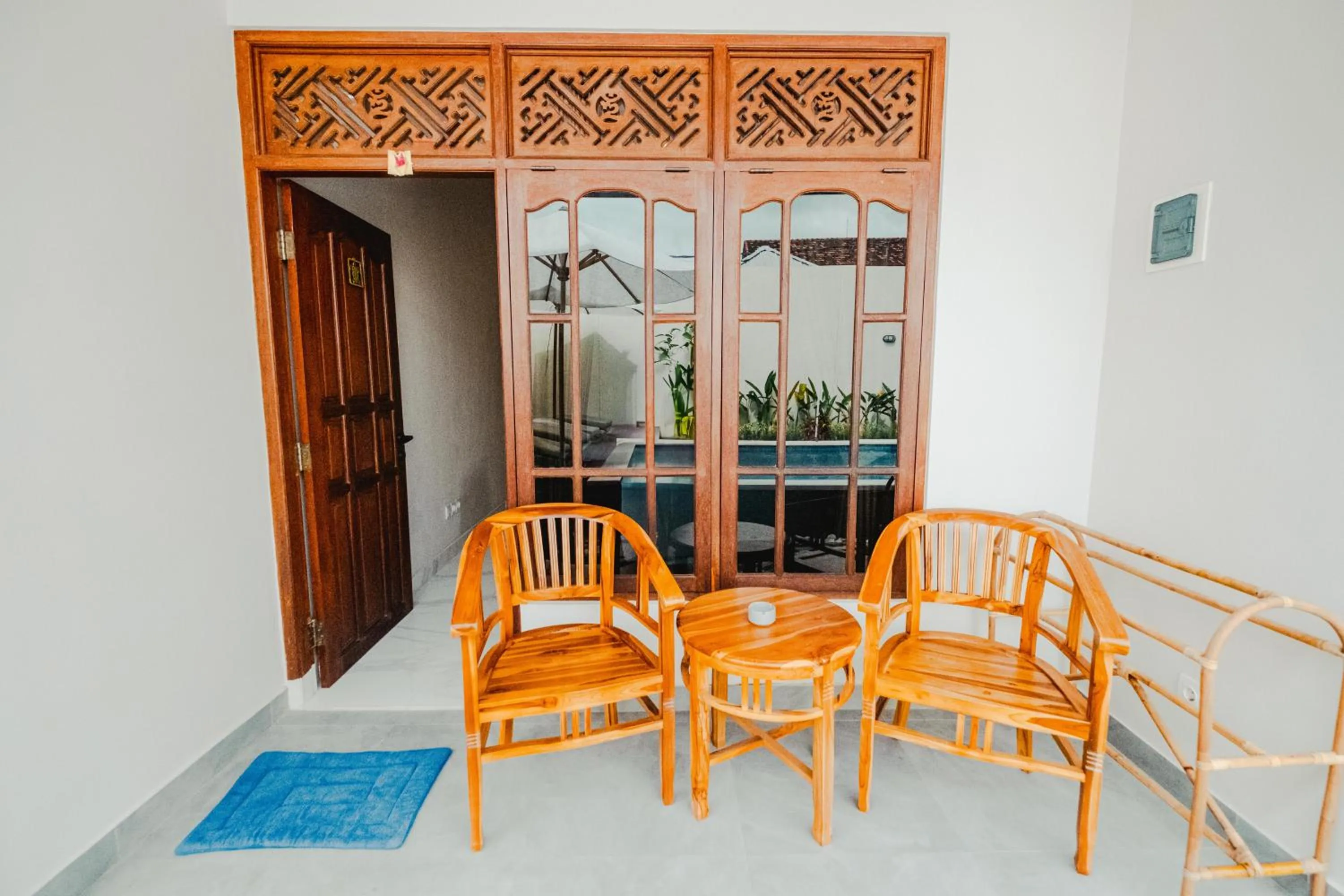 Patio in Turtle Shelter Guest House